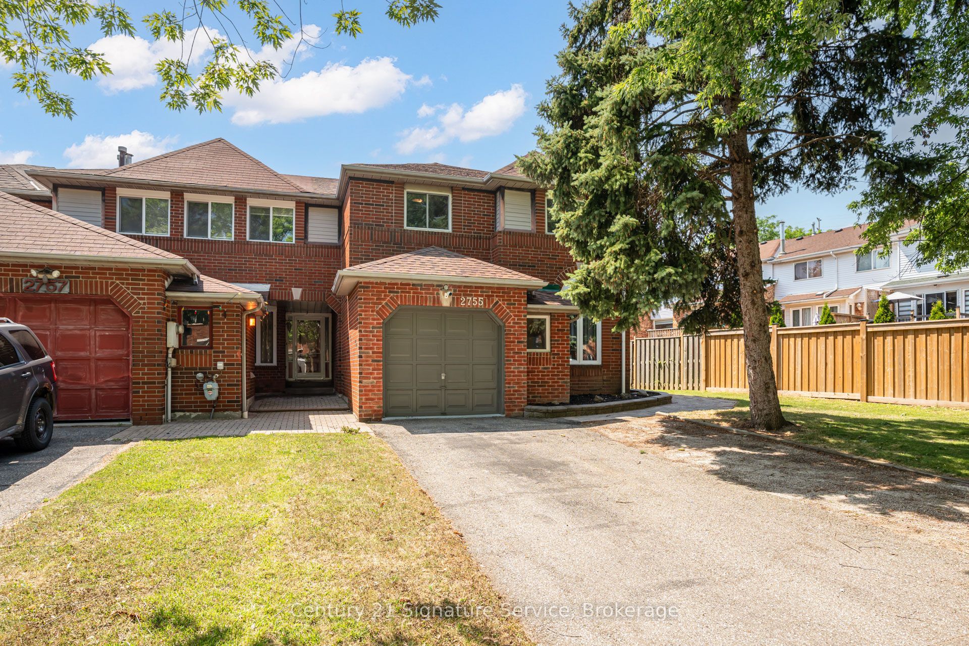 2755 Lindholm Crescent, Mississauga, ON L5M 4S1 photo 2