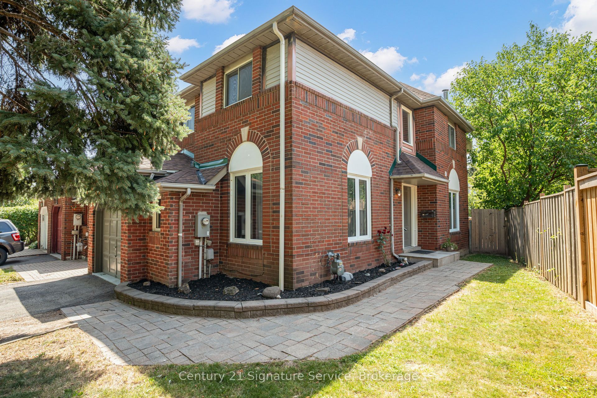 2755 Lindholm Crescent, Mississauga, ON L5M 4S1 photo 4