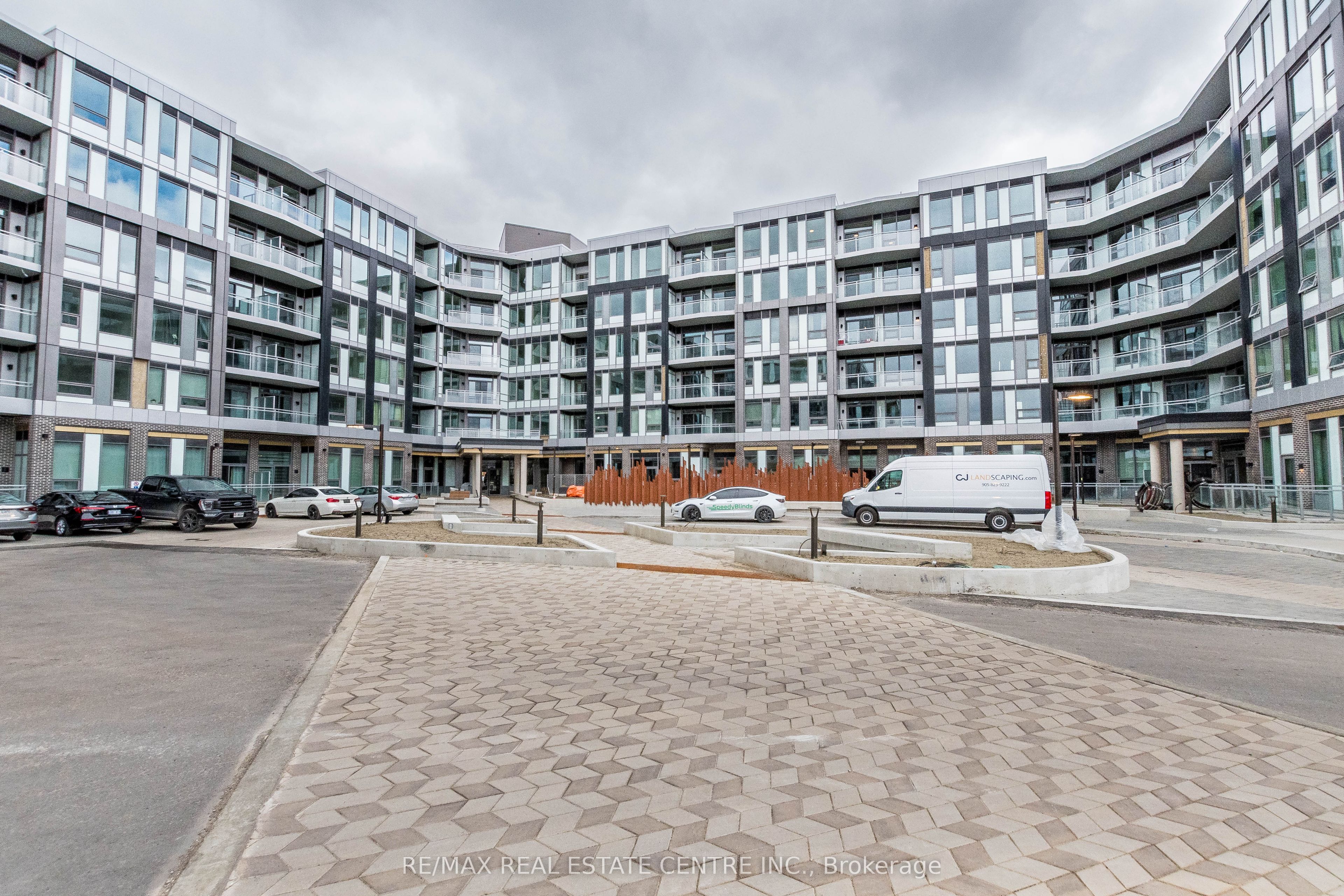2501 Saw Whet Boulevard E 111, Oakville, ON L6M 5N2