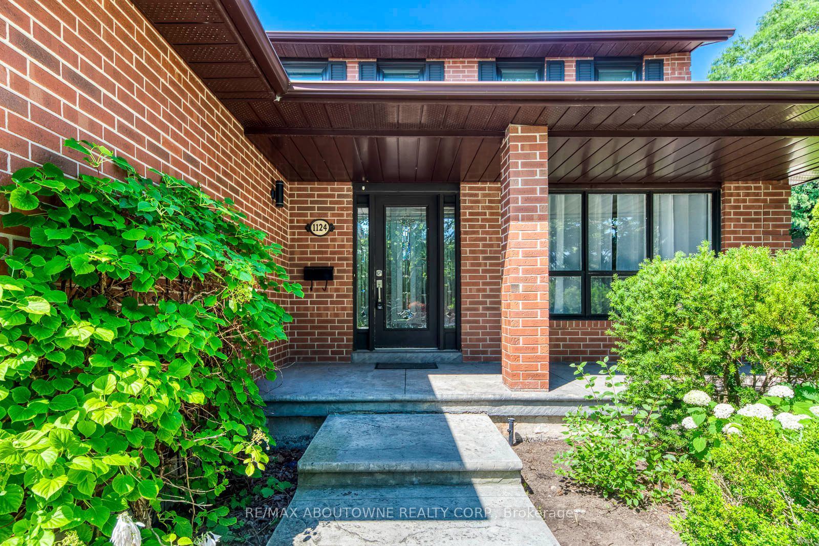 1124 Notley Crescent, Oakville, ON L6M 1H4 photo 3