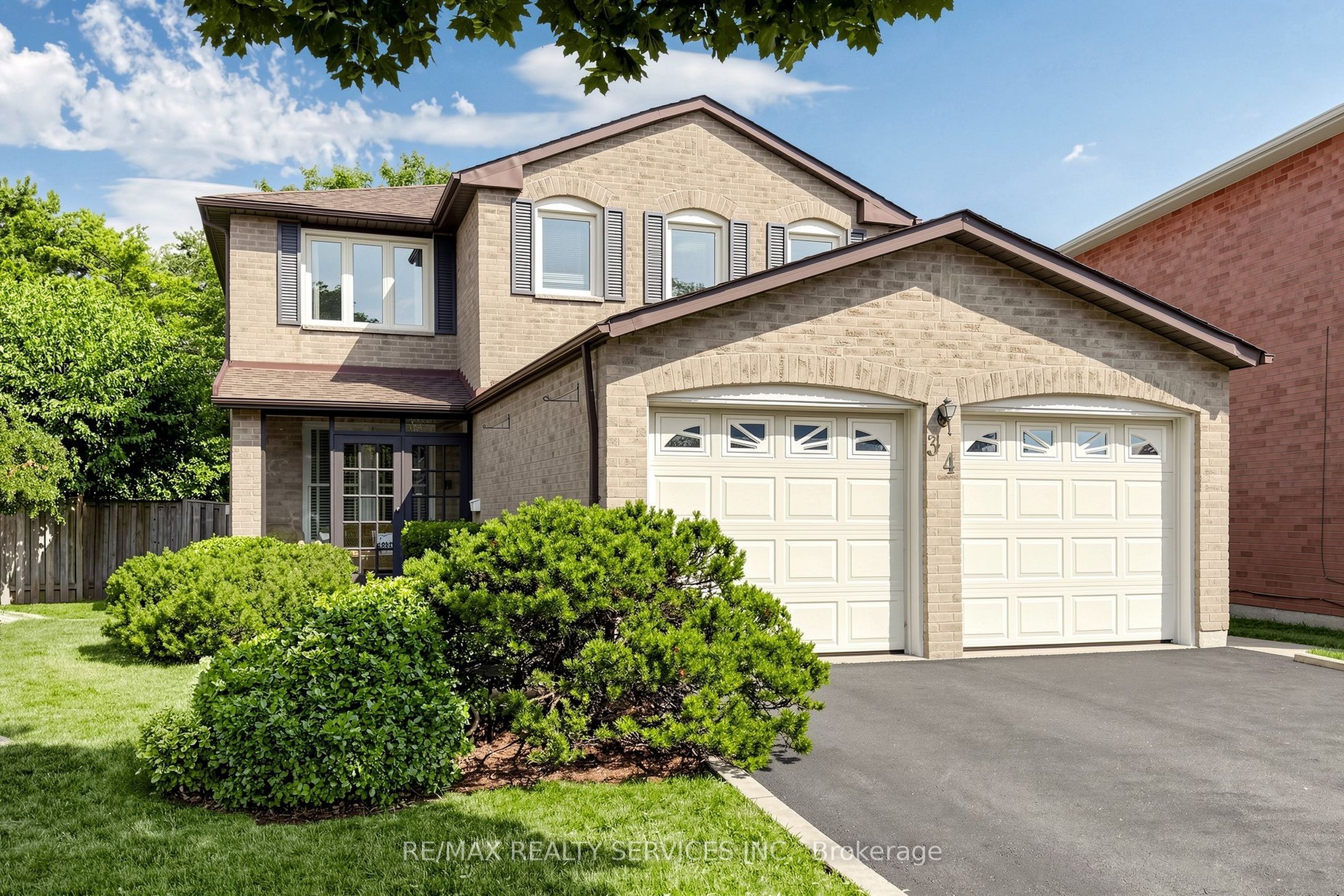 34 Granby Court, Brampton, ON L6S 5K1 photo 2