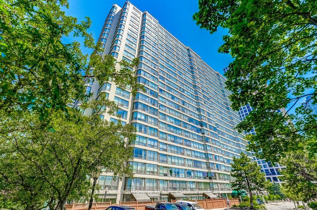 55 Elm Drive W 1007, Mississauga, ON L5B 3Z3 photo 2
