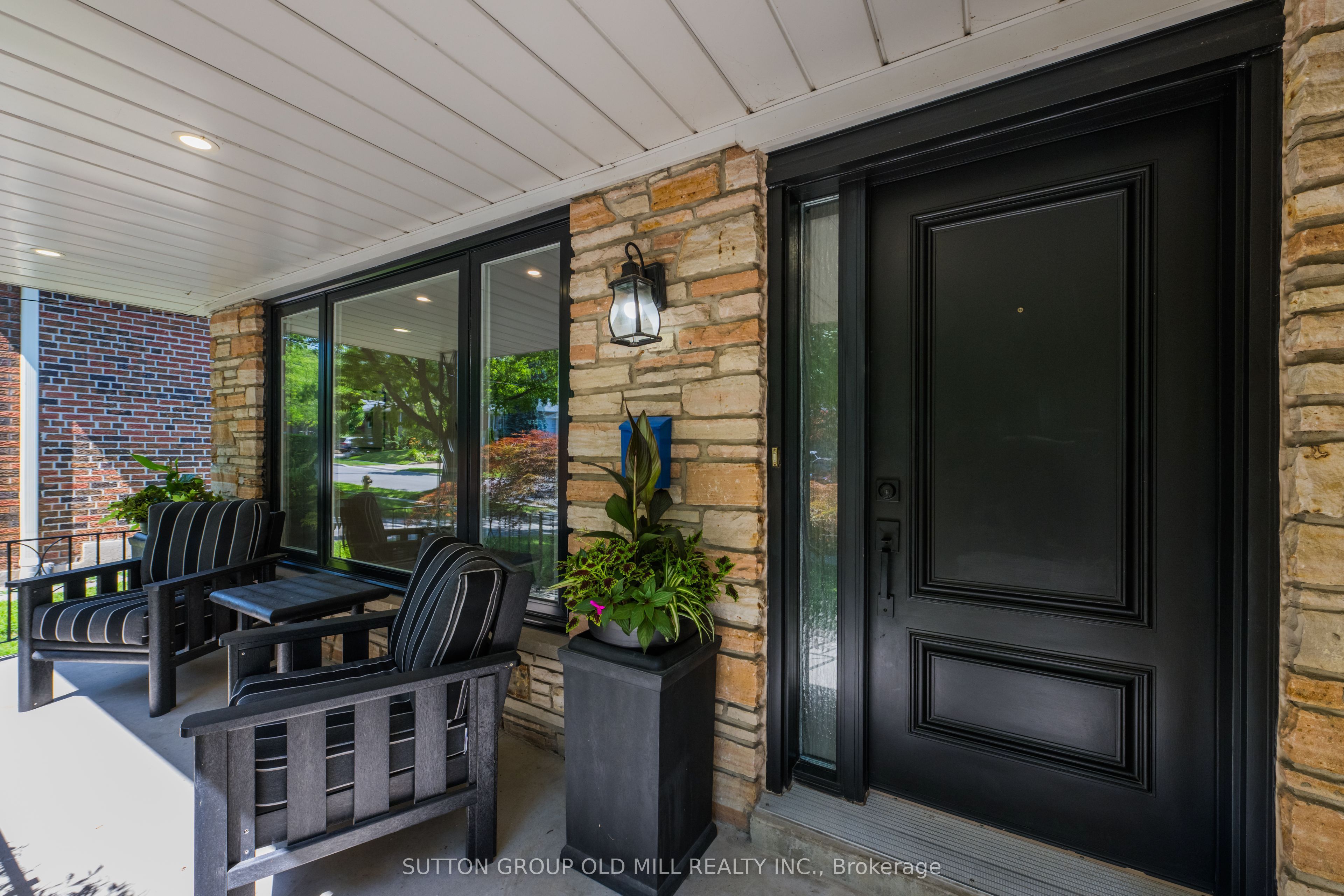85 Bonnyview Drive, Toronto, ON M8Y 3G7 photo 3