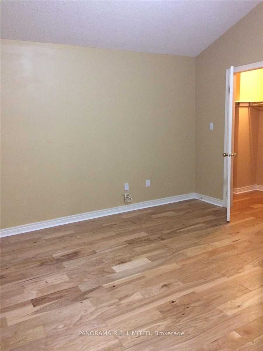 4820 Yorkshire Avenue Main, Mississauga, ON L4Z 4H3 photo 4