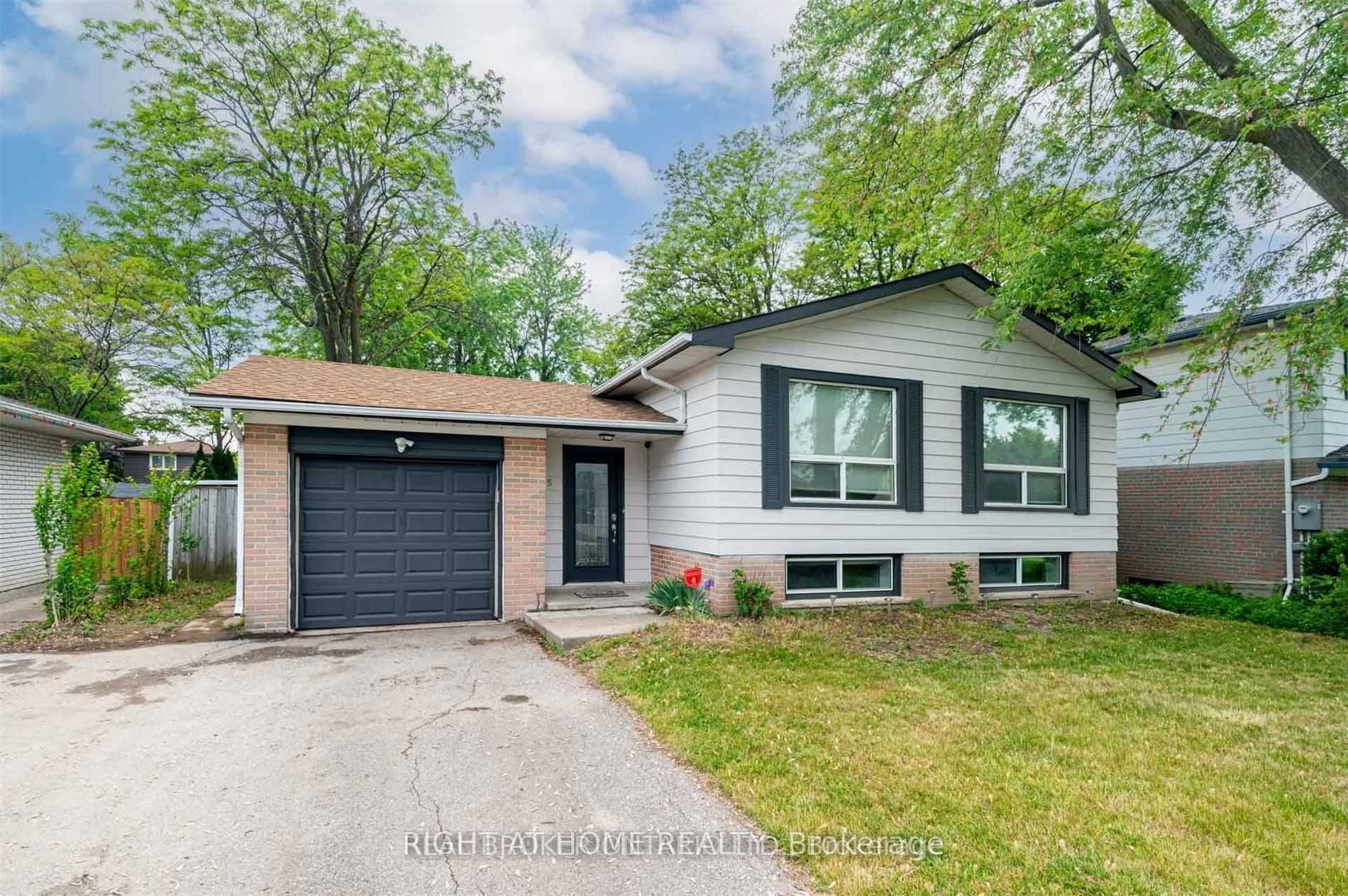 5 Caldwell Crescent Upper, Brampton, ON L6W 1A2