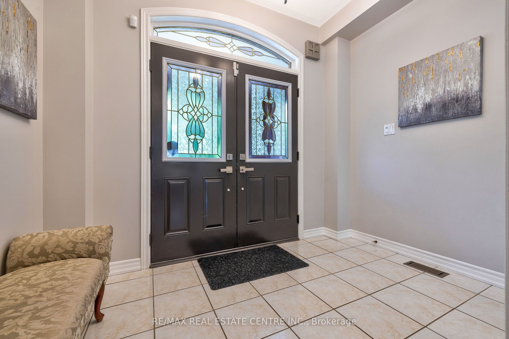 241 Duff Crescent, Milton, ON L9T 0W7 photo 3