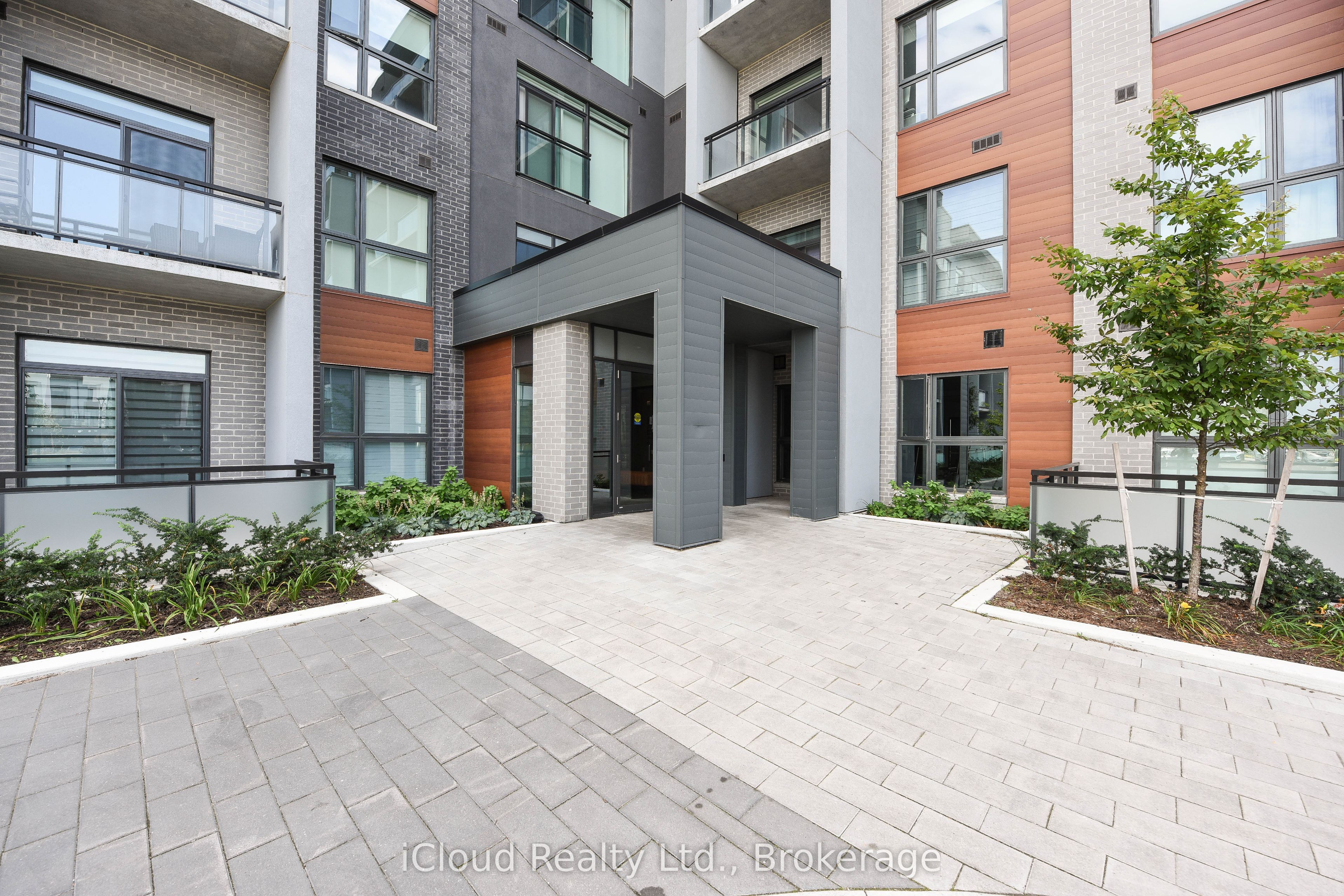 95 Dundas Street 004, Oakville, ON L6M 5N4 photo 5