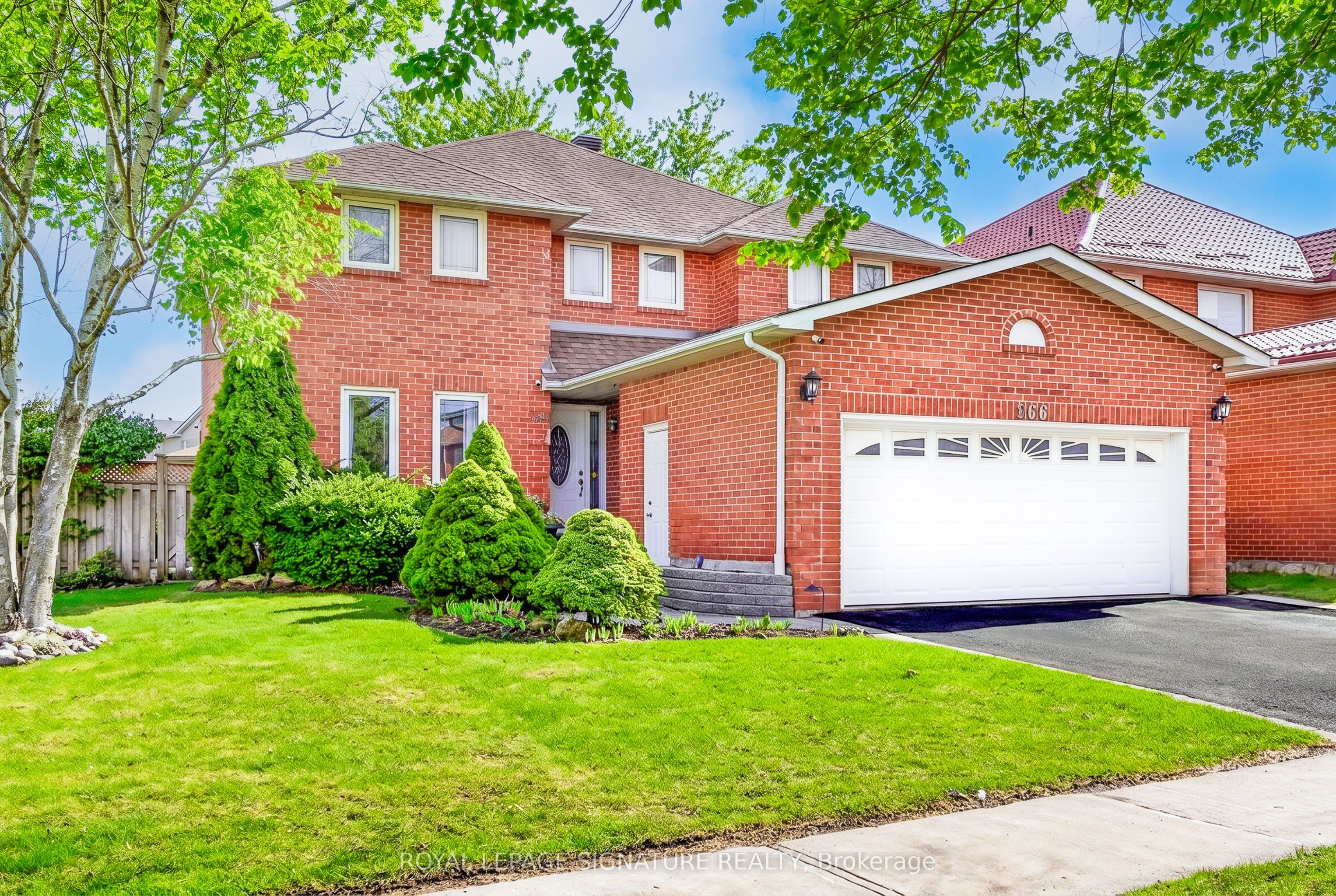 566 Huntington Ridge Drive, Mississauga, ON L5R 2X7 photo 2