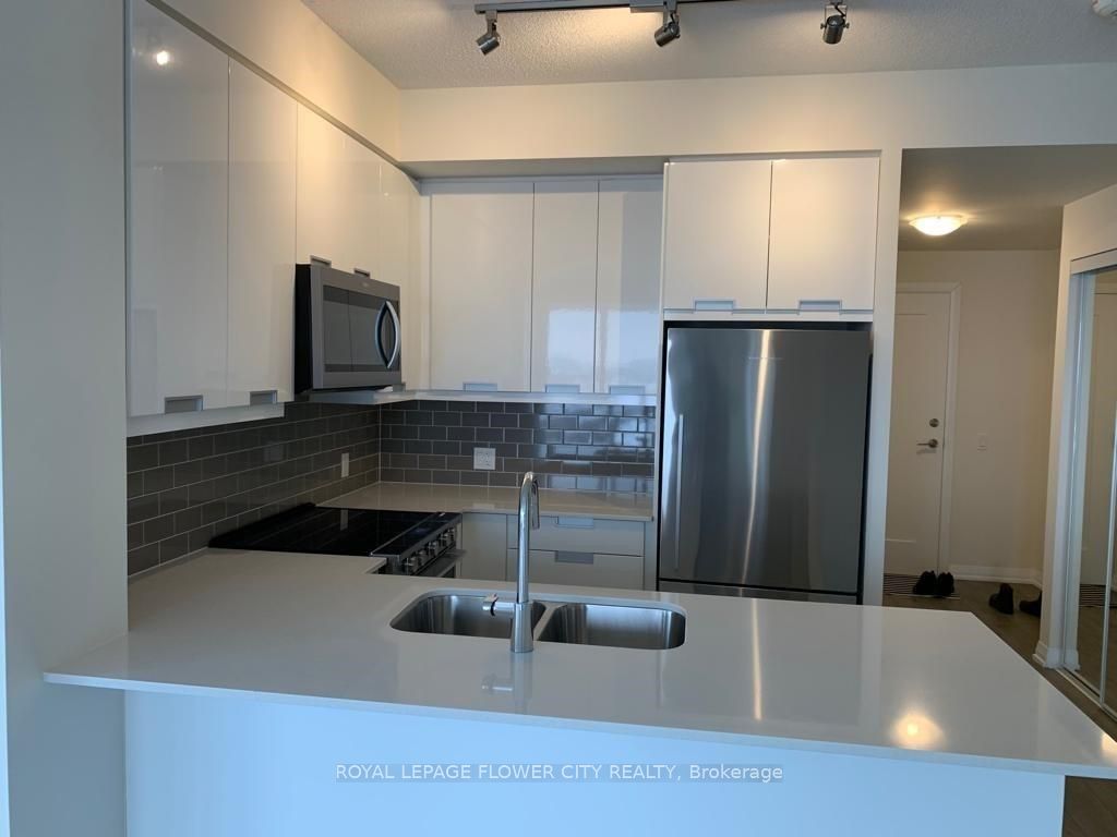 65 Watergarden Drive 909, Mississauga, ON L5R 1B2 photo 5