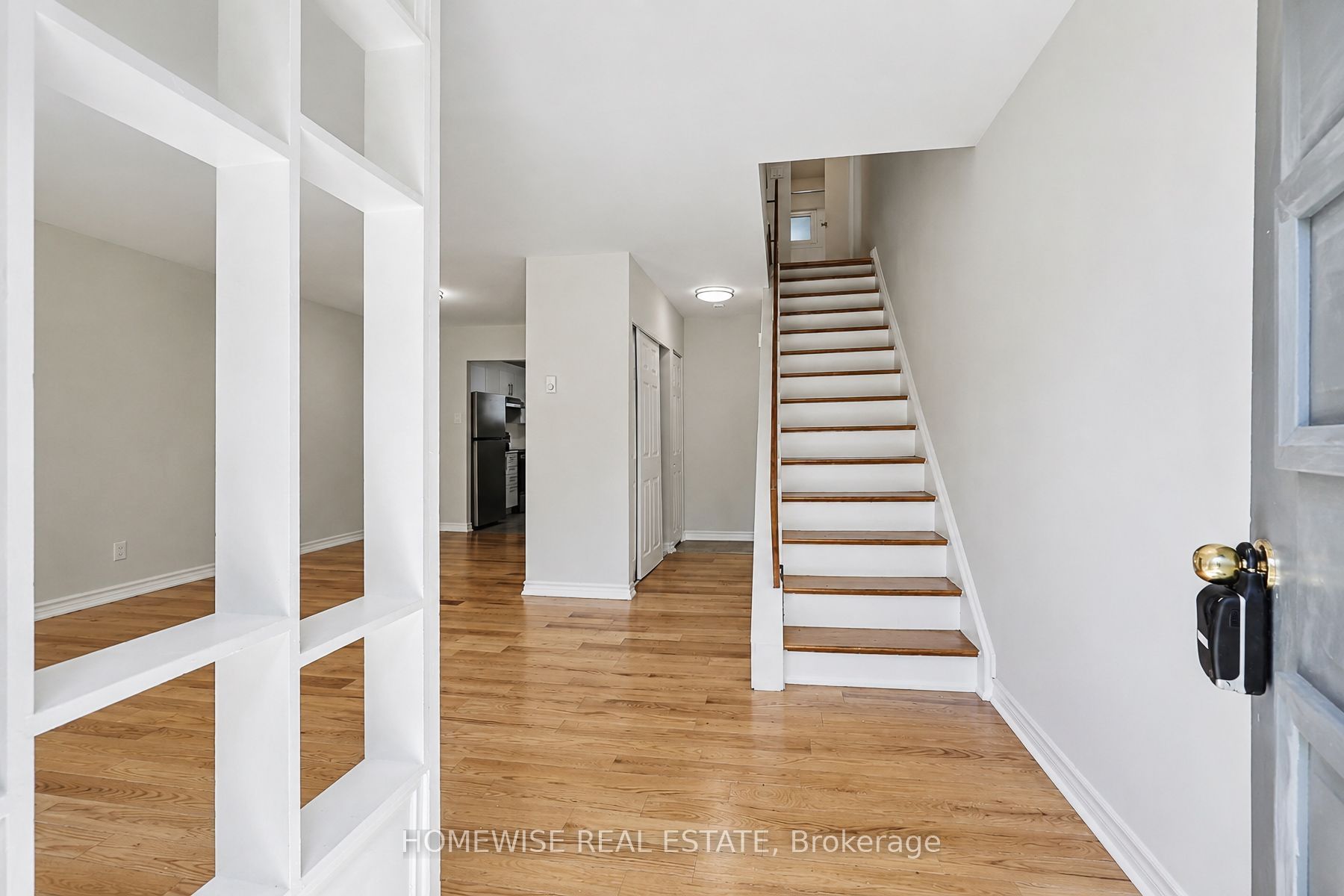 1350 Winding Trail 20, Mississauga, ON L4Y 2T8 photo 4