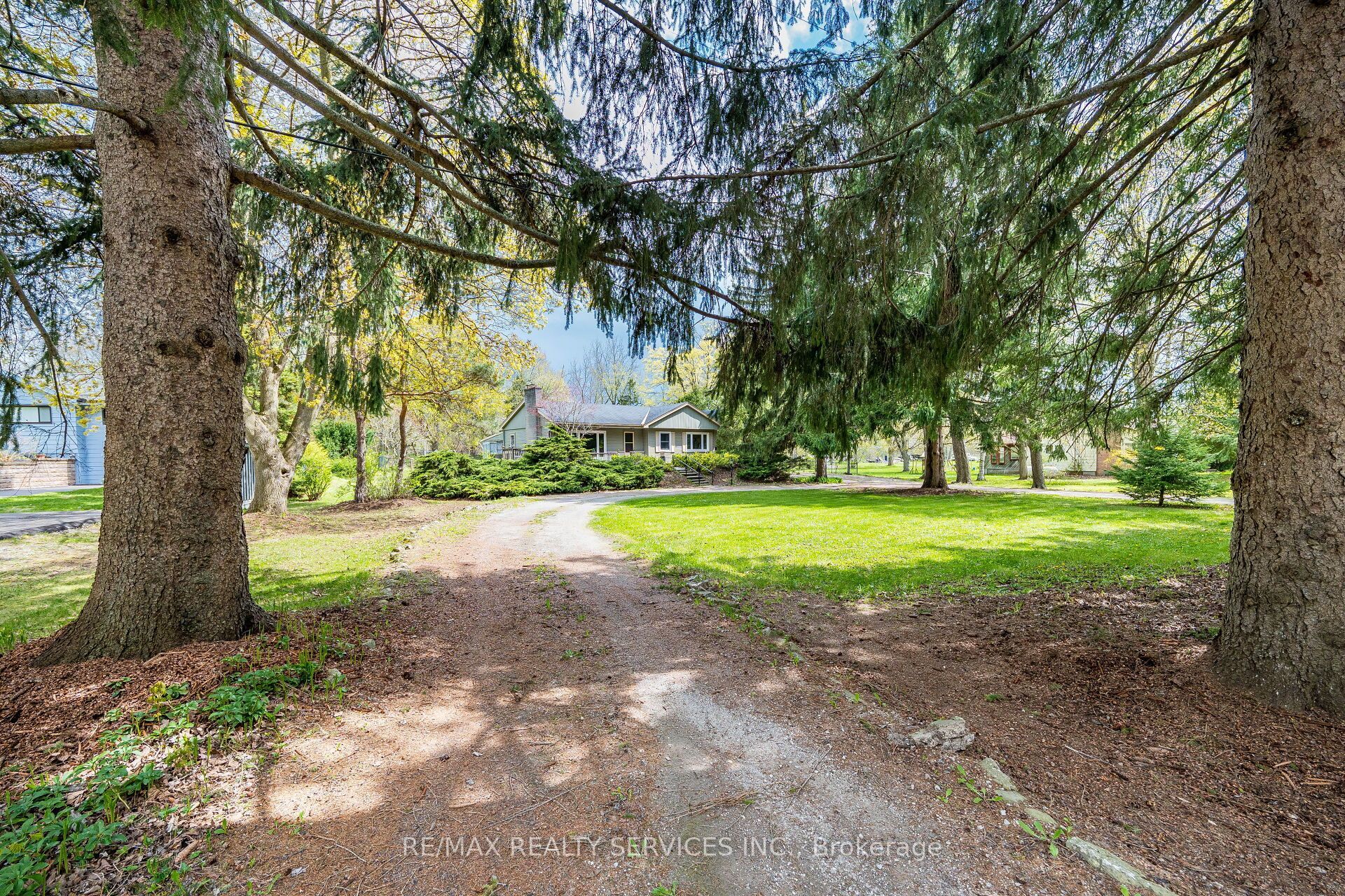 1368 2 Side Road, Burlington, ON L7P 0G9 photo 4