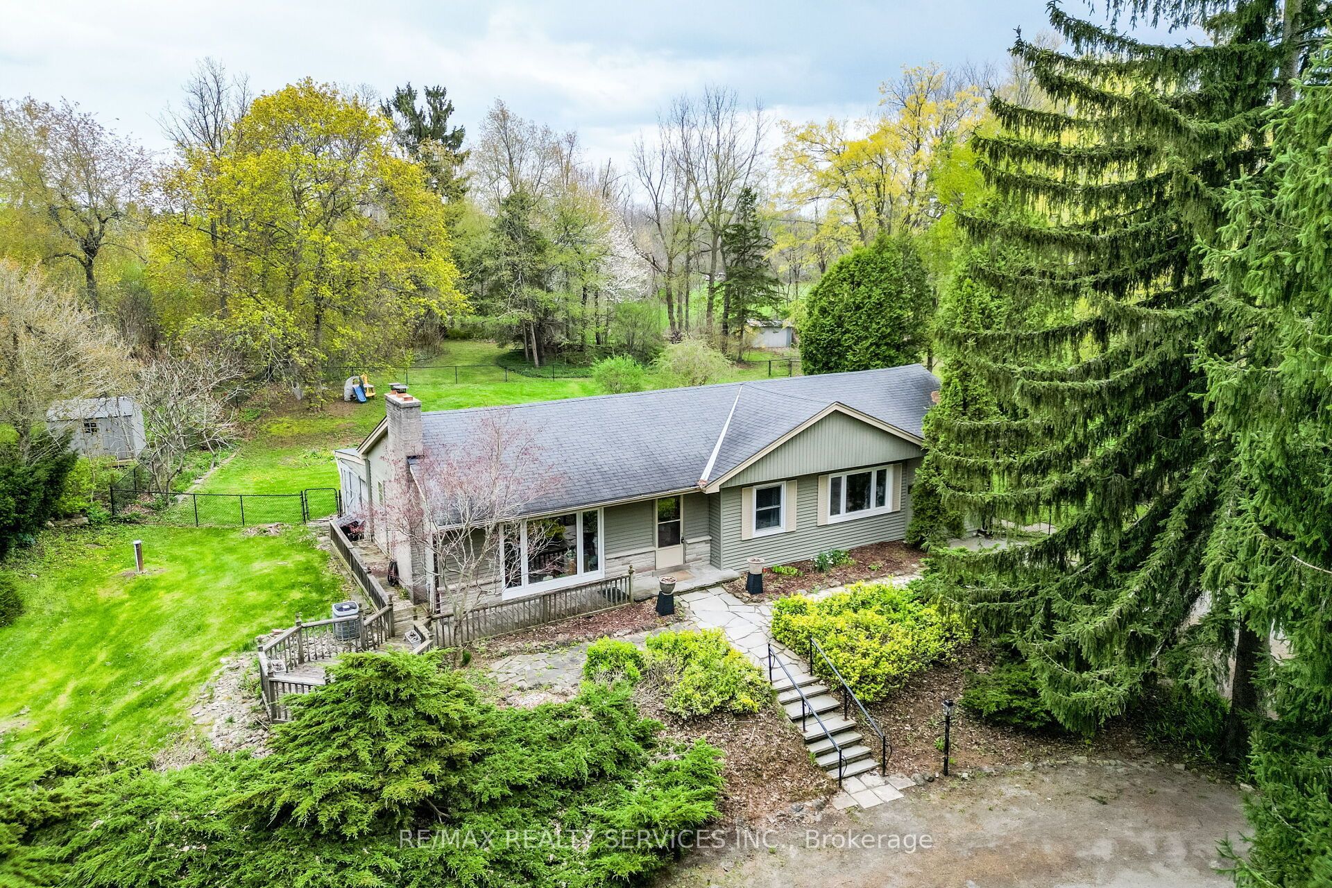 1368 2 Side Road, Burlington, ON L7P 0G9 photo 5