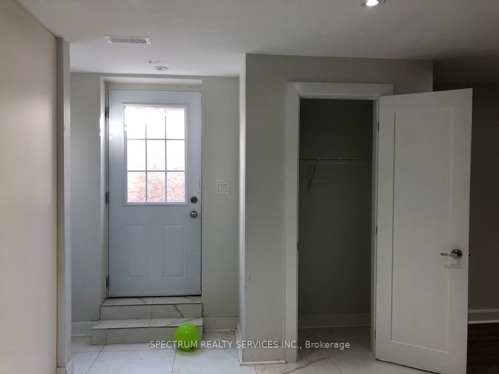 498 Wettlaufer Terrace, Milton, ON L9T 8K9 photo 2