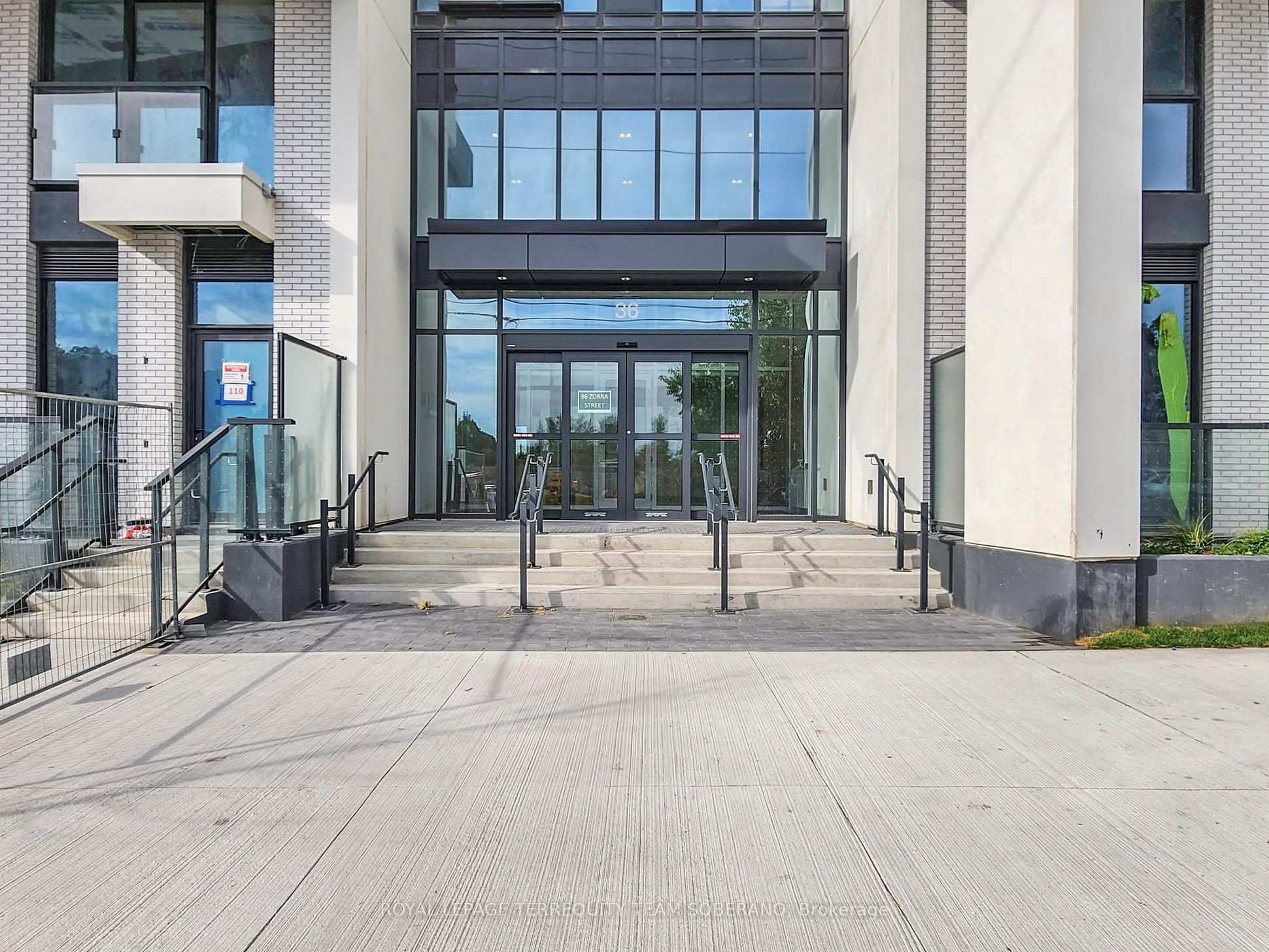 36 Zorra Street 2801, Toronto, ON M8Z 0G5 photo 3