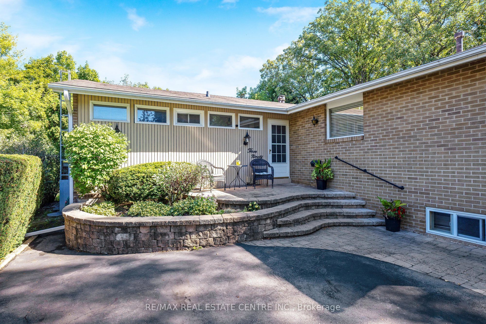 391 Bell Street, Milton, ON L9T 2B2 photo 2