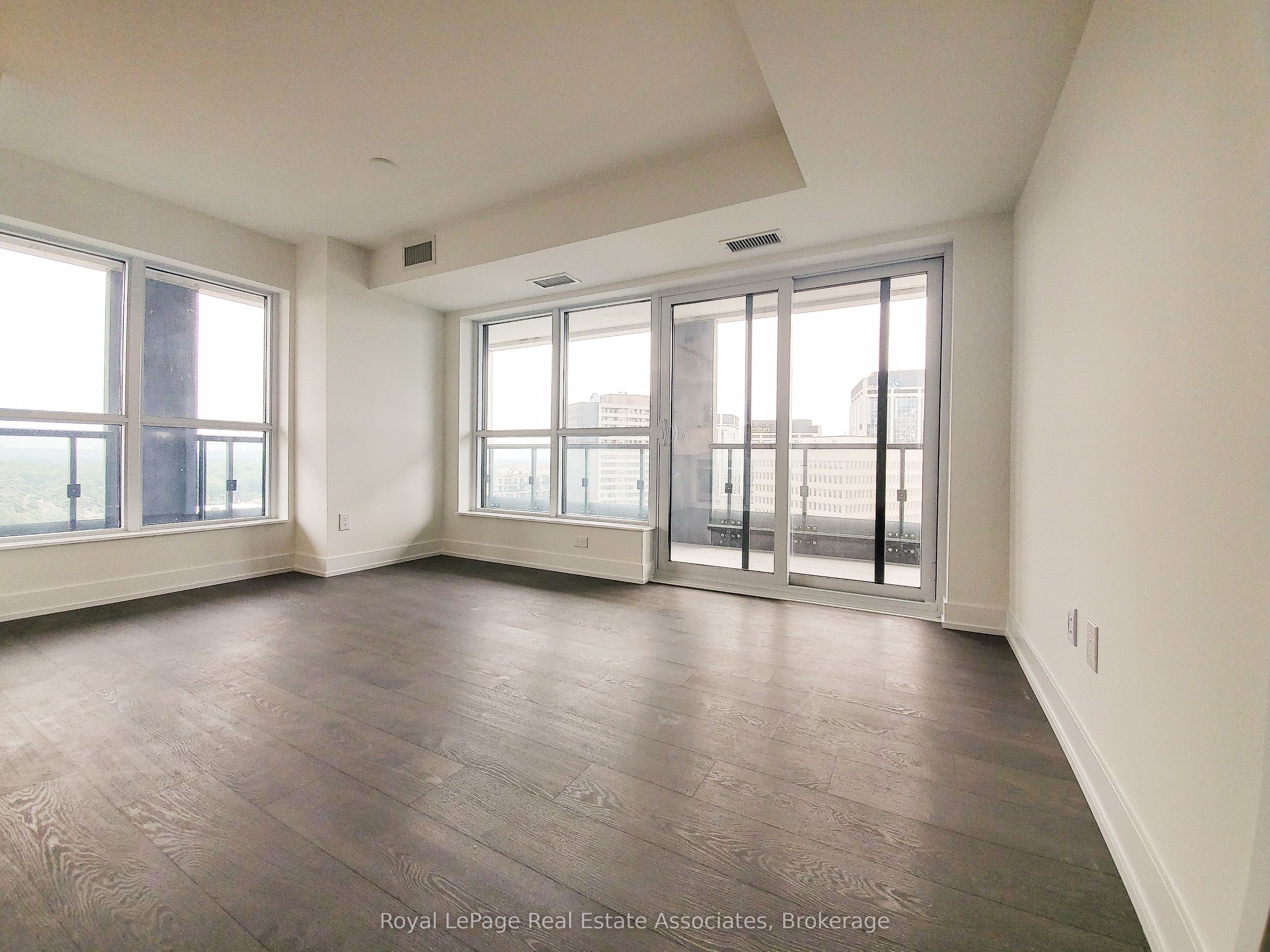 5 Mabelle Avenue 1528, Toronto, ON M9A 0C8 photo 2
