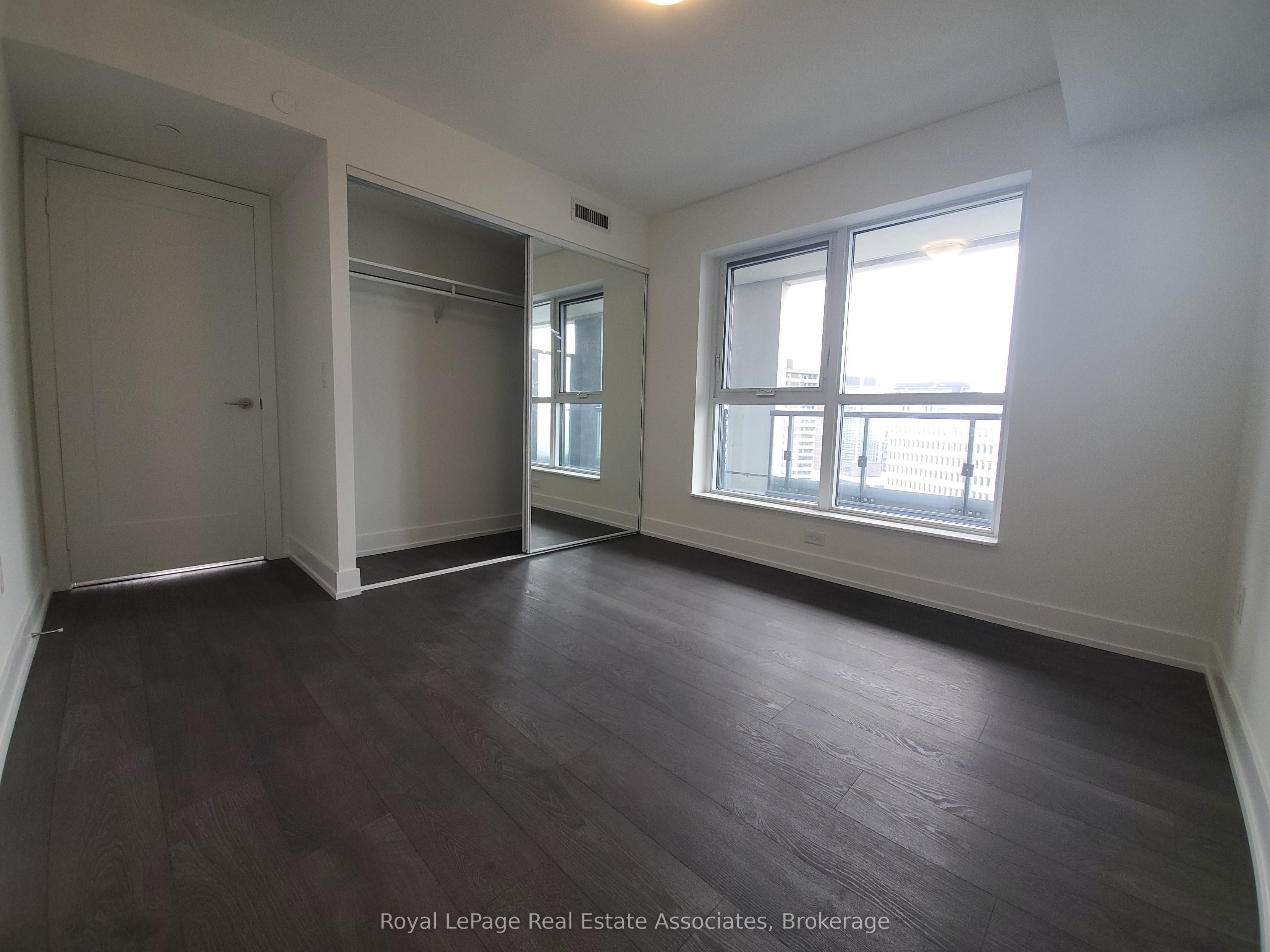 5 Mabelle Avenue 1528, Toronto, ON M9A 0C8 photo 3