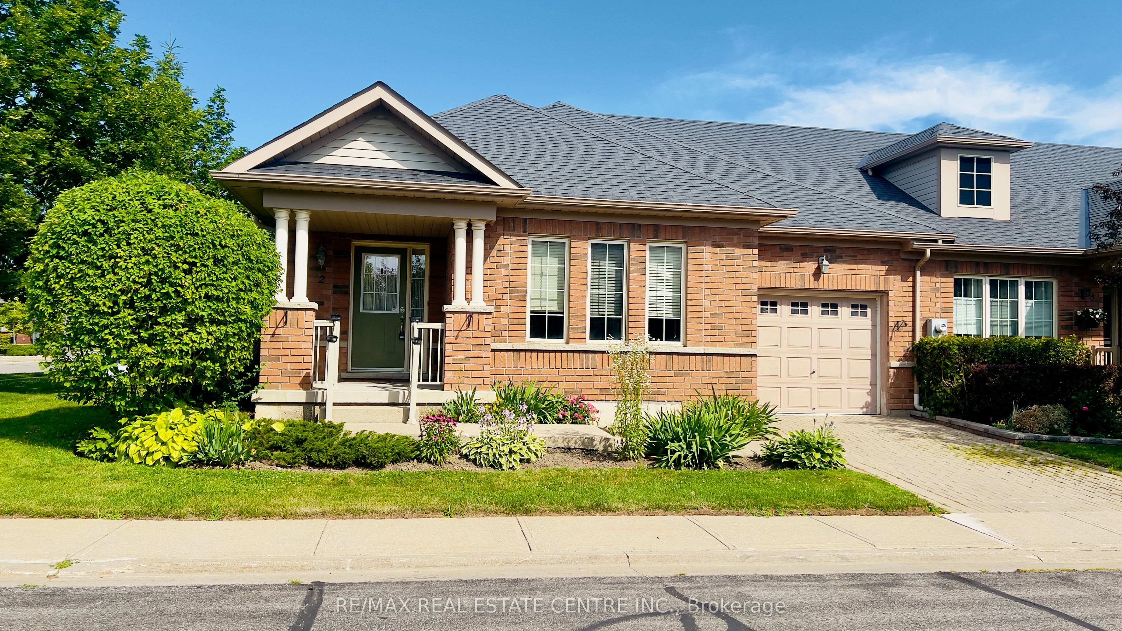 2 Alisma Trail, Brampton, ON L6R 0Y8 photo 3