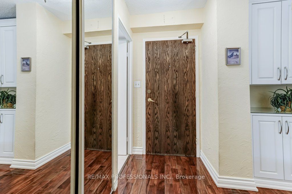 420 Mill Road 112, Toronto, ON M9C 1Z1 photo 2