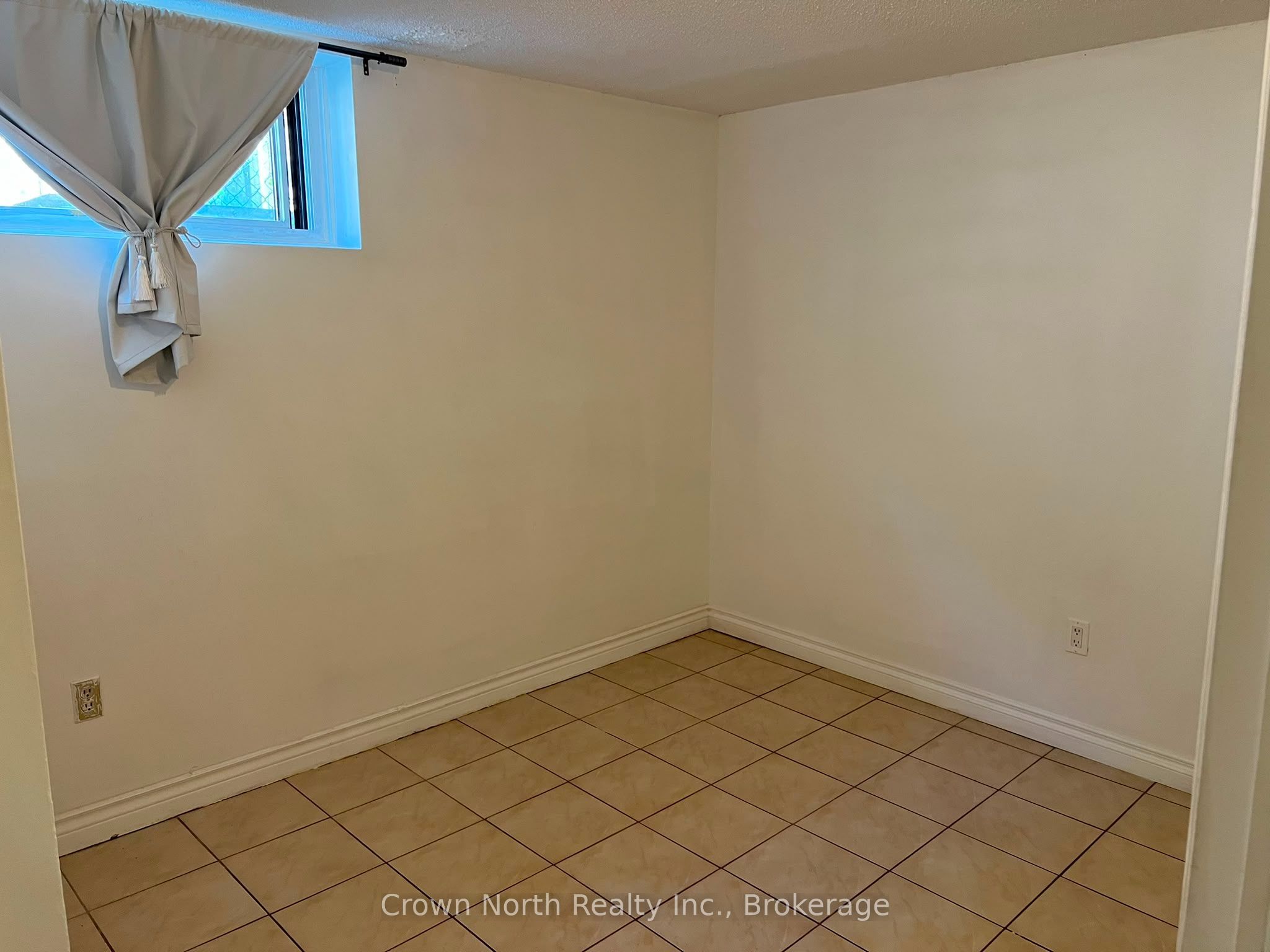 57 Milady Road BSMT, Toronto, ON M9L 2H9 photo 5