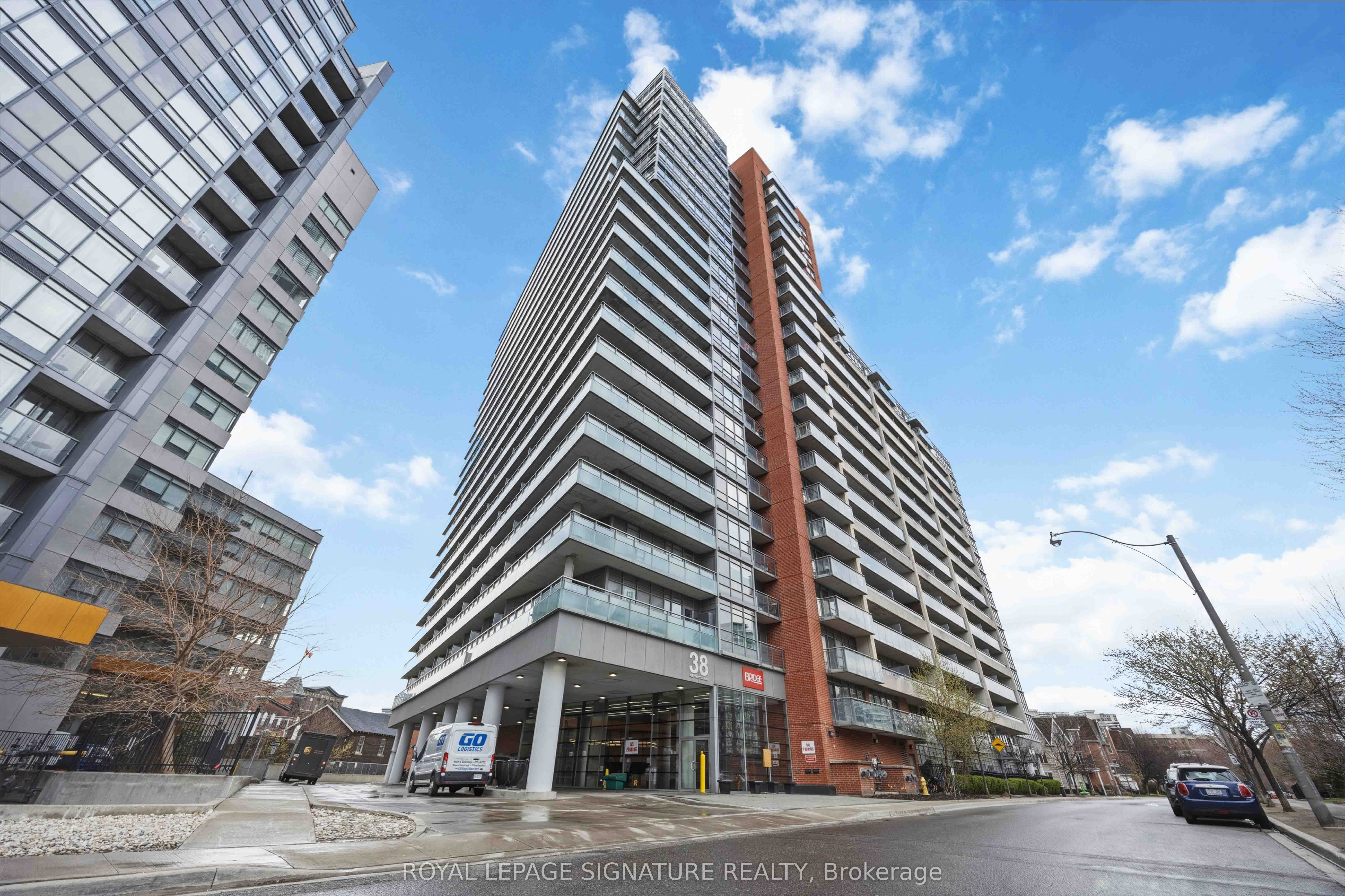 38 Joe Shuster Way 1625, Toronto, ON M6K 0A5 photo 2