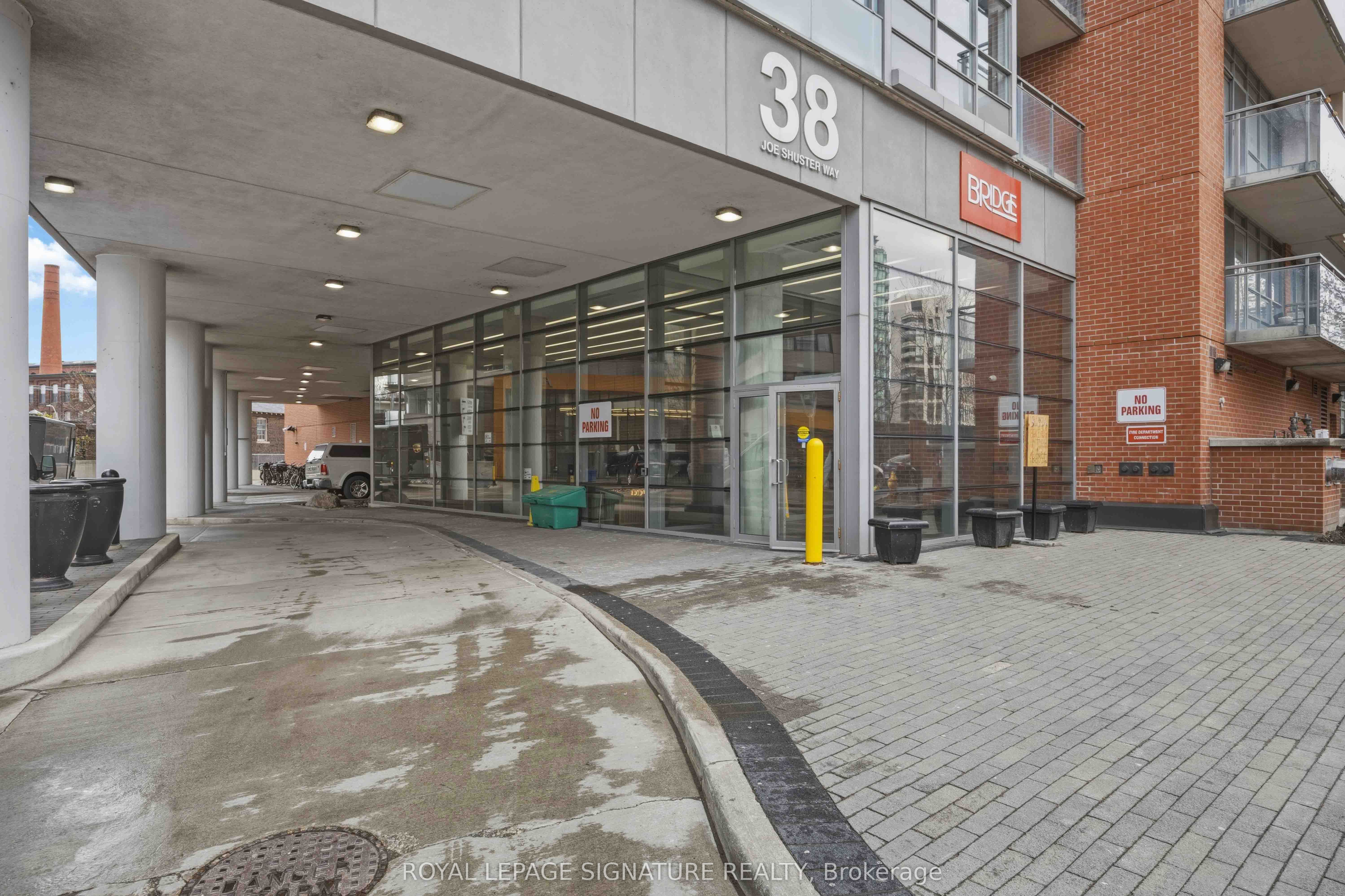 38 Joe Shuster Way 1625, Toronto, ON M6K 0A5 photo 3