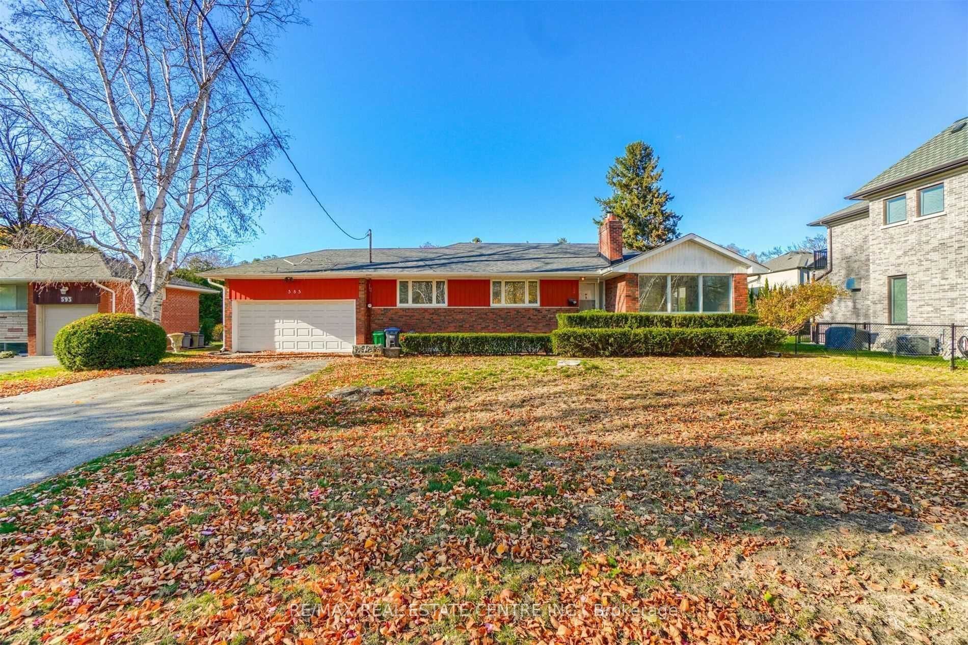 585 Indian Road N, Mississauga, ON L5H 1R1