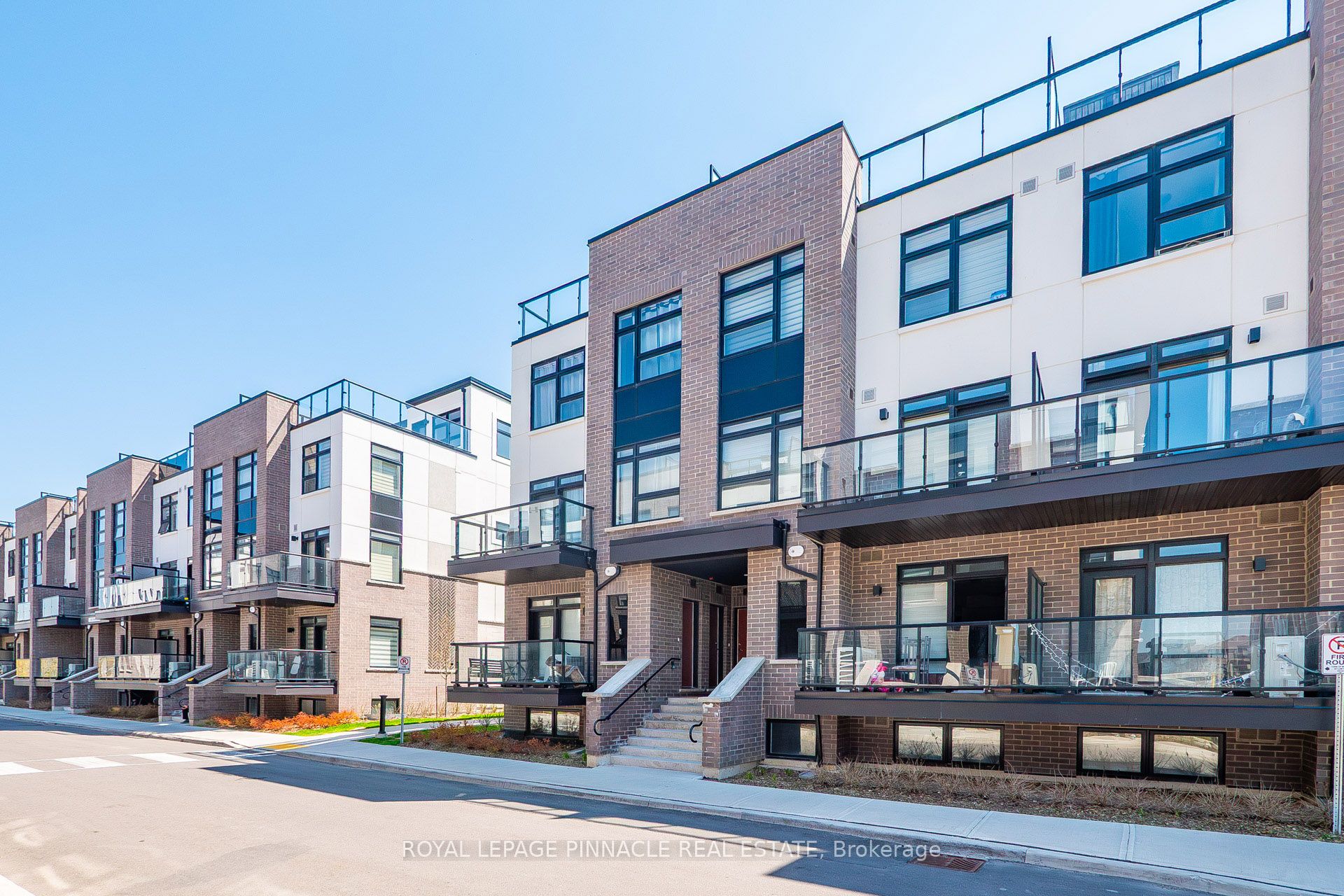 1585 Rose Way 103, Milton, ON L9T 7E7