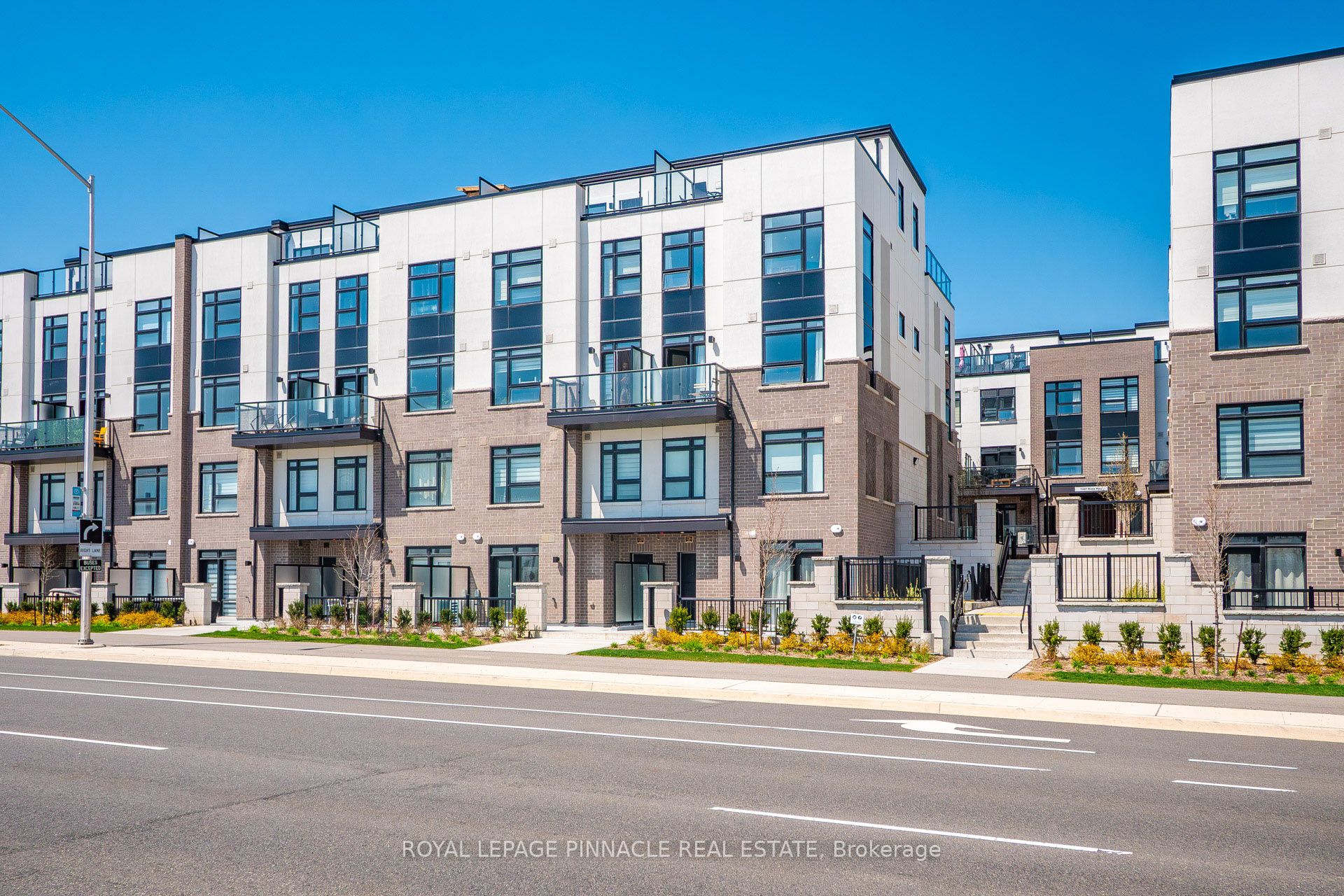 1585 Rose Way 103, Milton, ON L9T 7E7 photo 4
