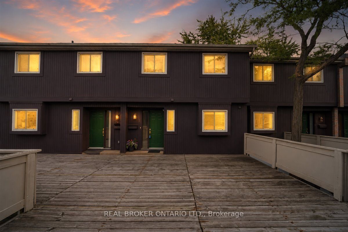 6855 Glen Erin Drive 2, Mississauga, ON L5N 1P6 photo 2