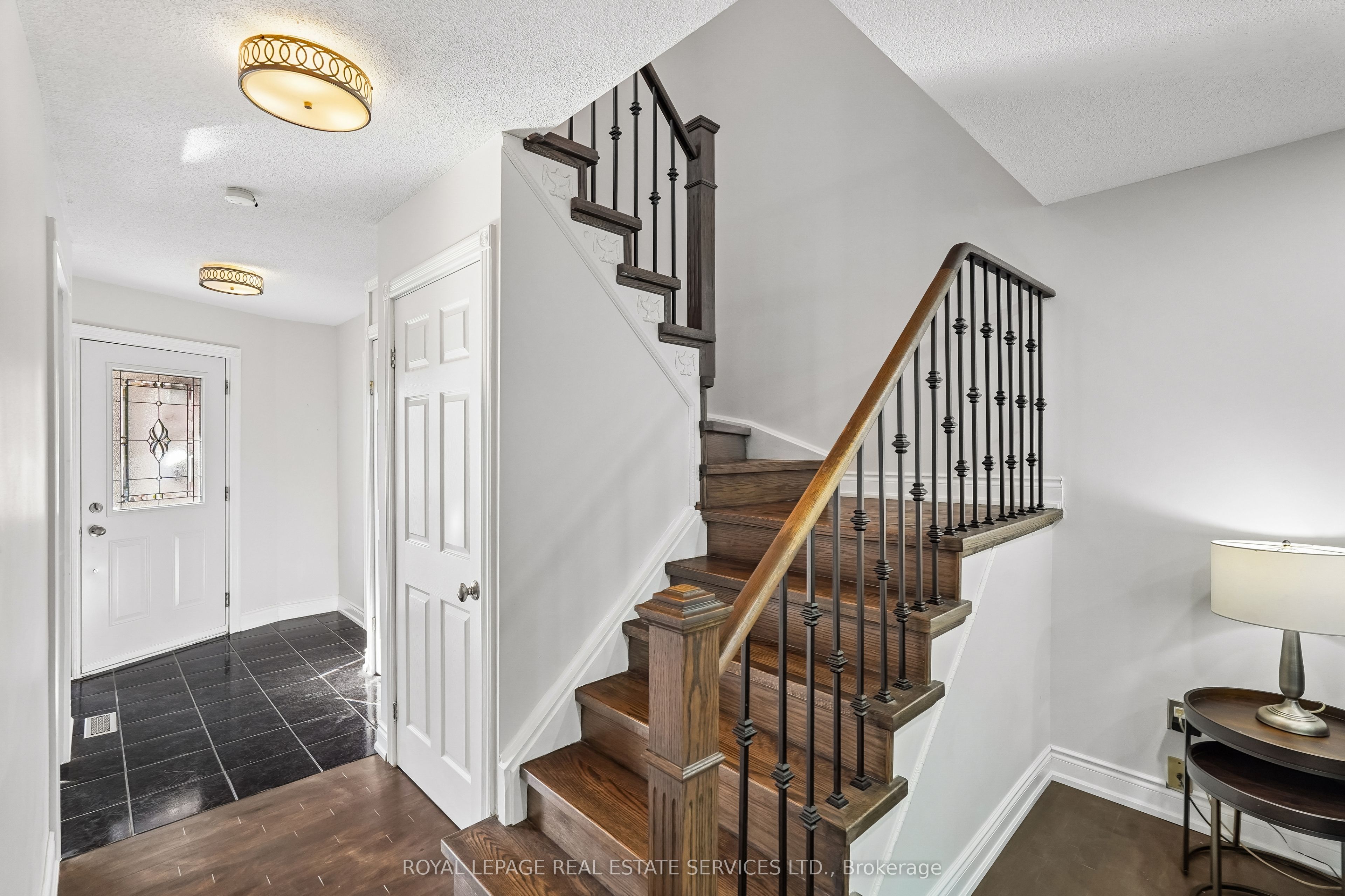 1142 Springbrook Crescent, Oakville, ON L6M 2C8 photo 4