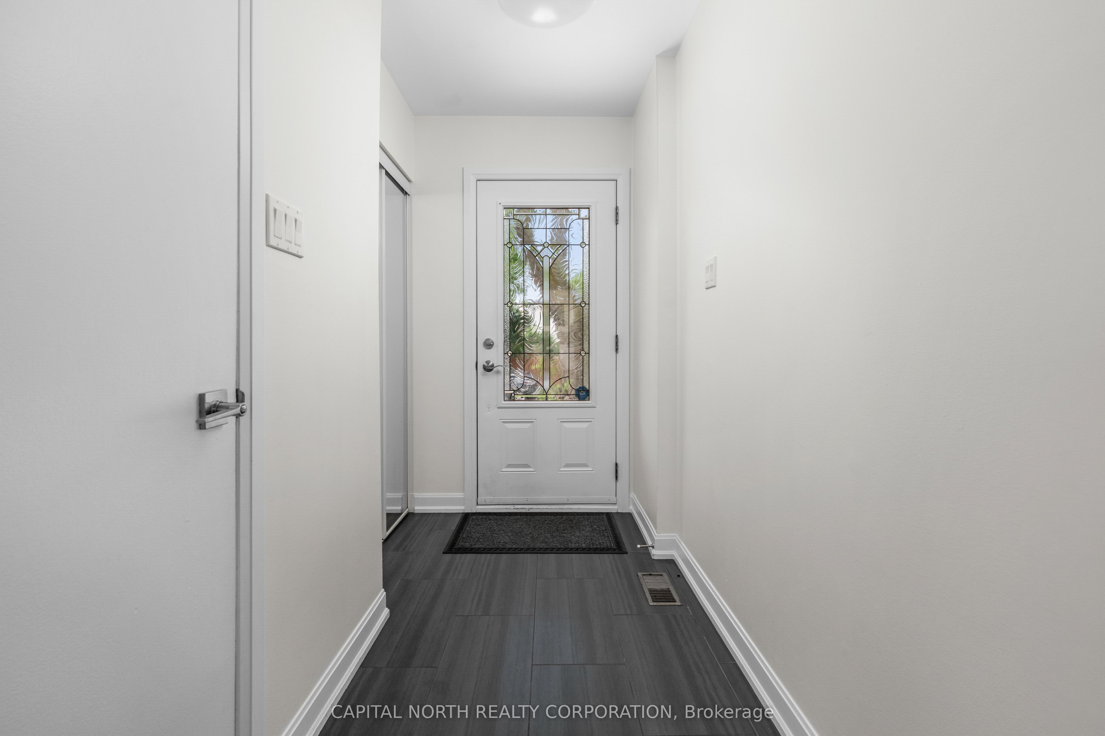 2396 Barcella Crescent, Mississauga, ON L5K 1E2 photo 5