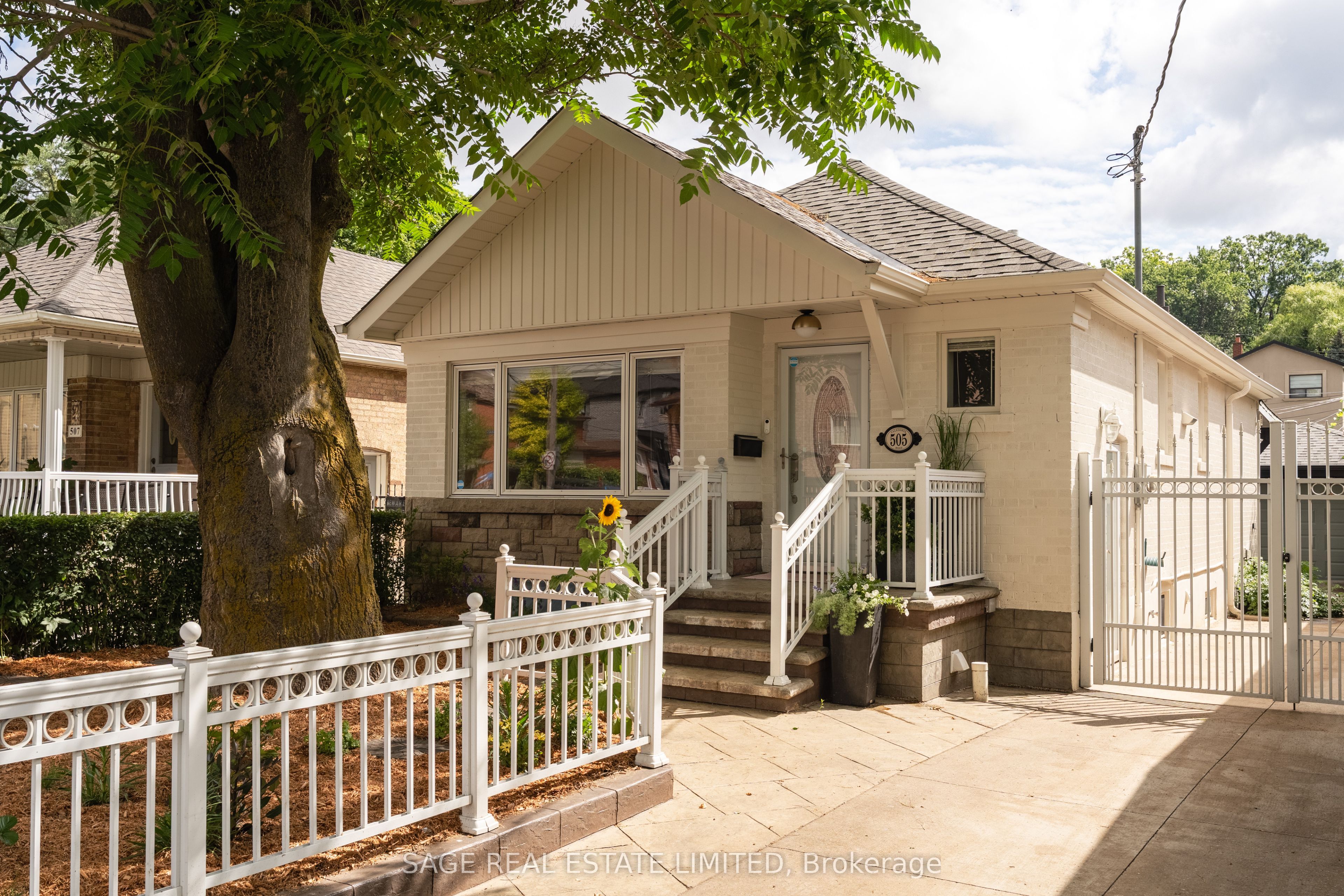 505 Caledonia Road, Toronto, ON M6E 4V1