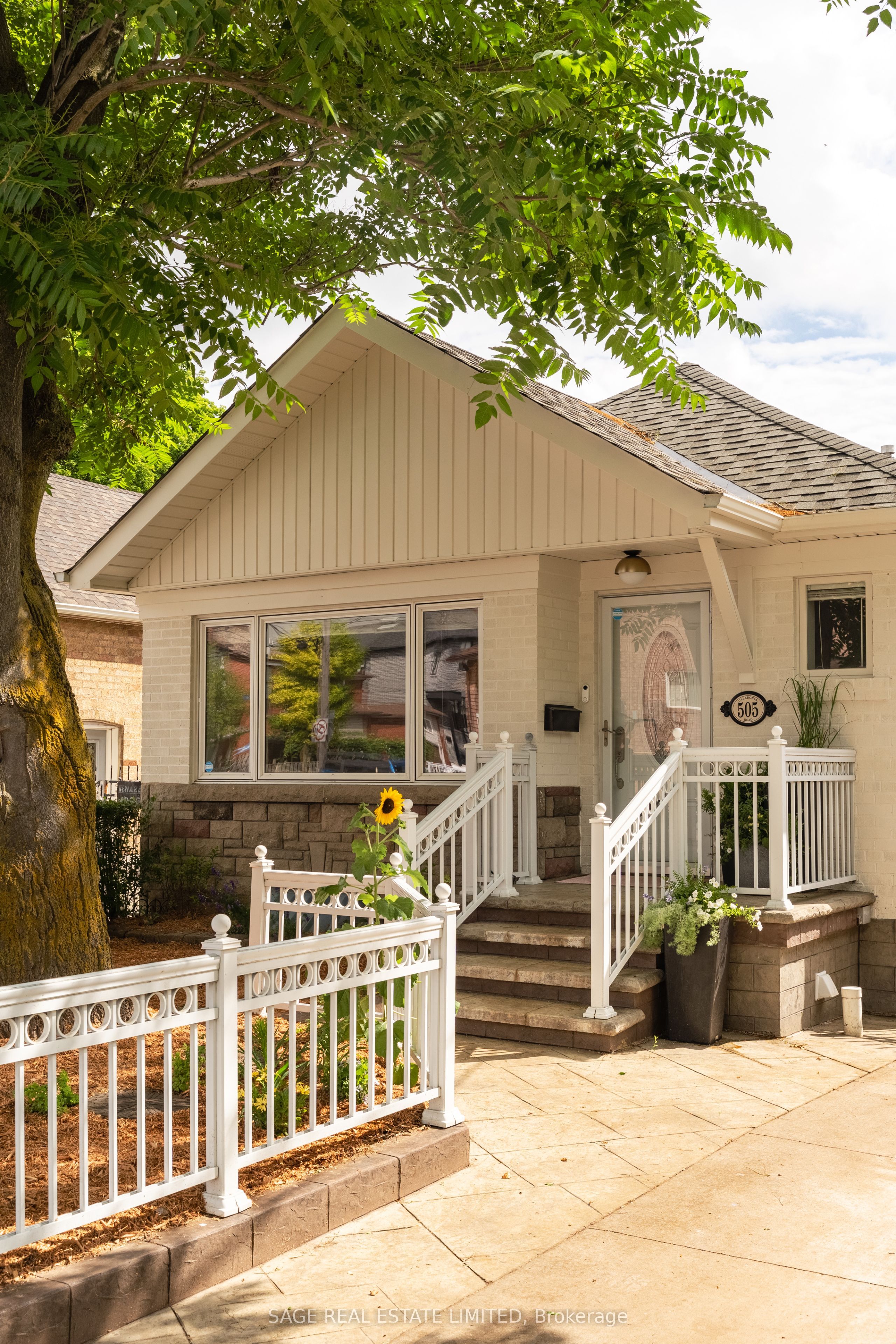 505 Caledonia Road, Toronto, ON M6E 4V1 photo 2