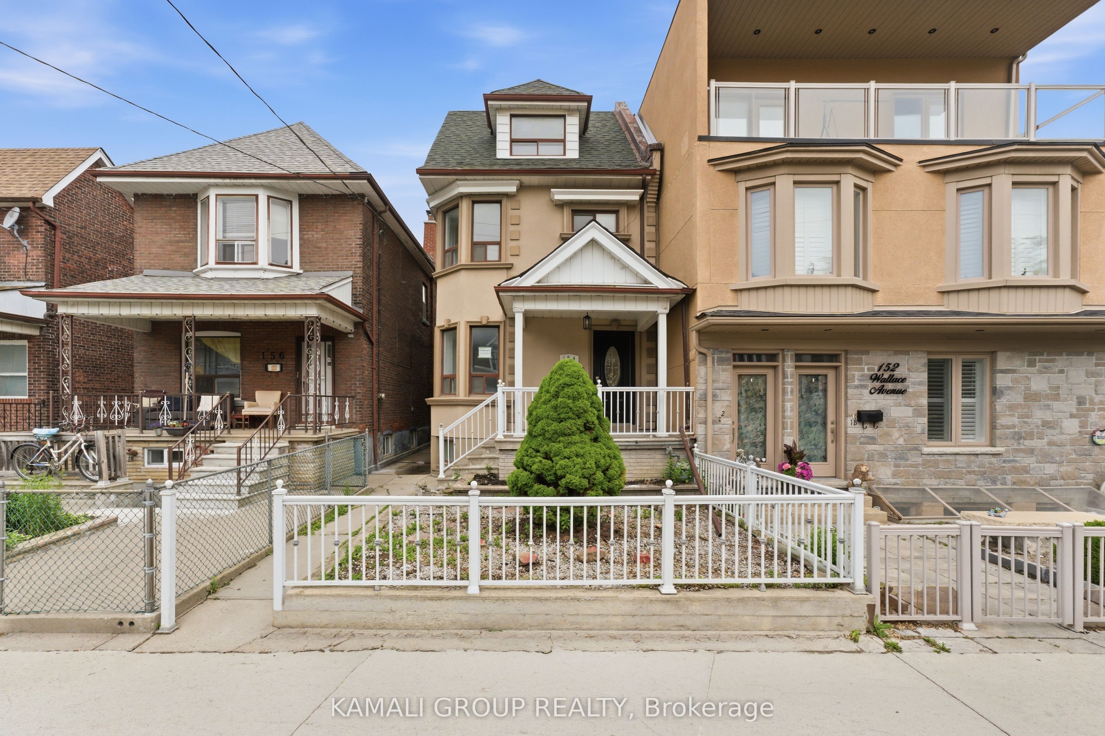 154 Wallace Avenue MAIN & UPPER, Toronto, ON M6H 1V2 photo 2