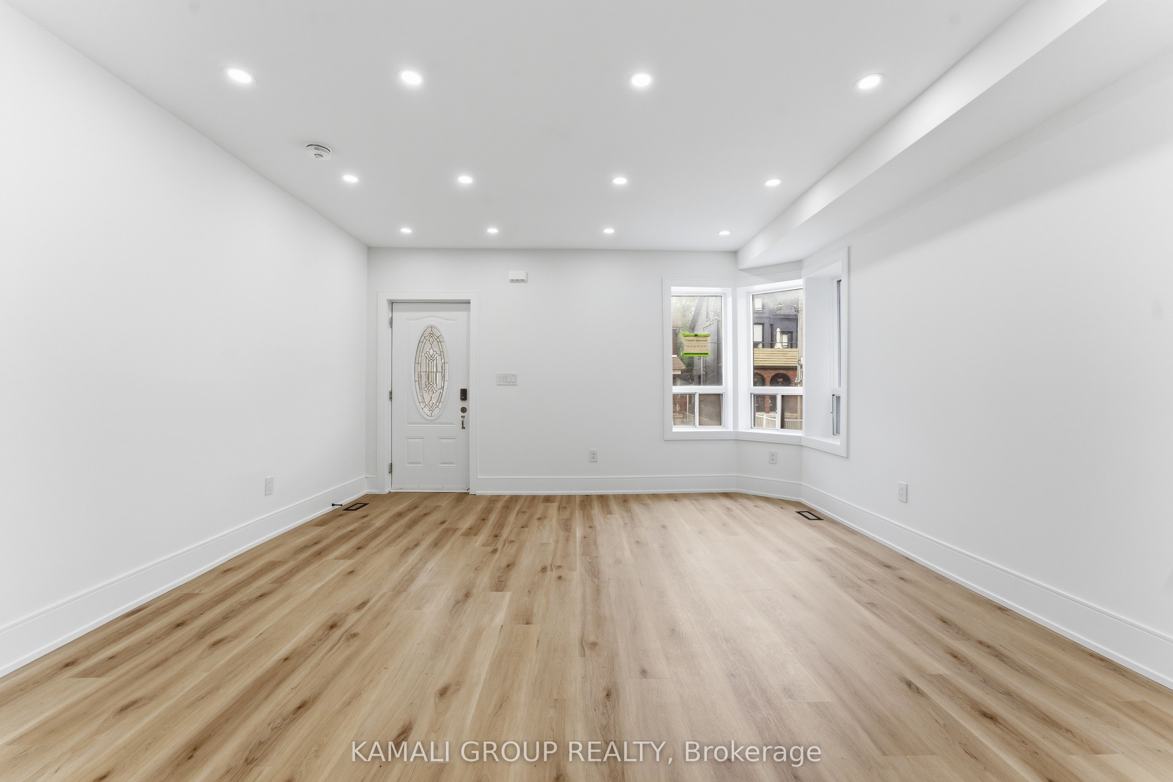 154 Wallace Avenue MAIN & UPPER, Toronto, ON M6H 1V2 photo 4