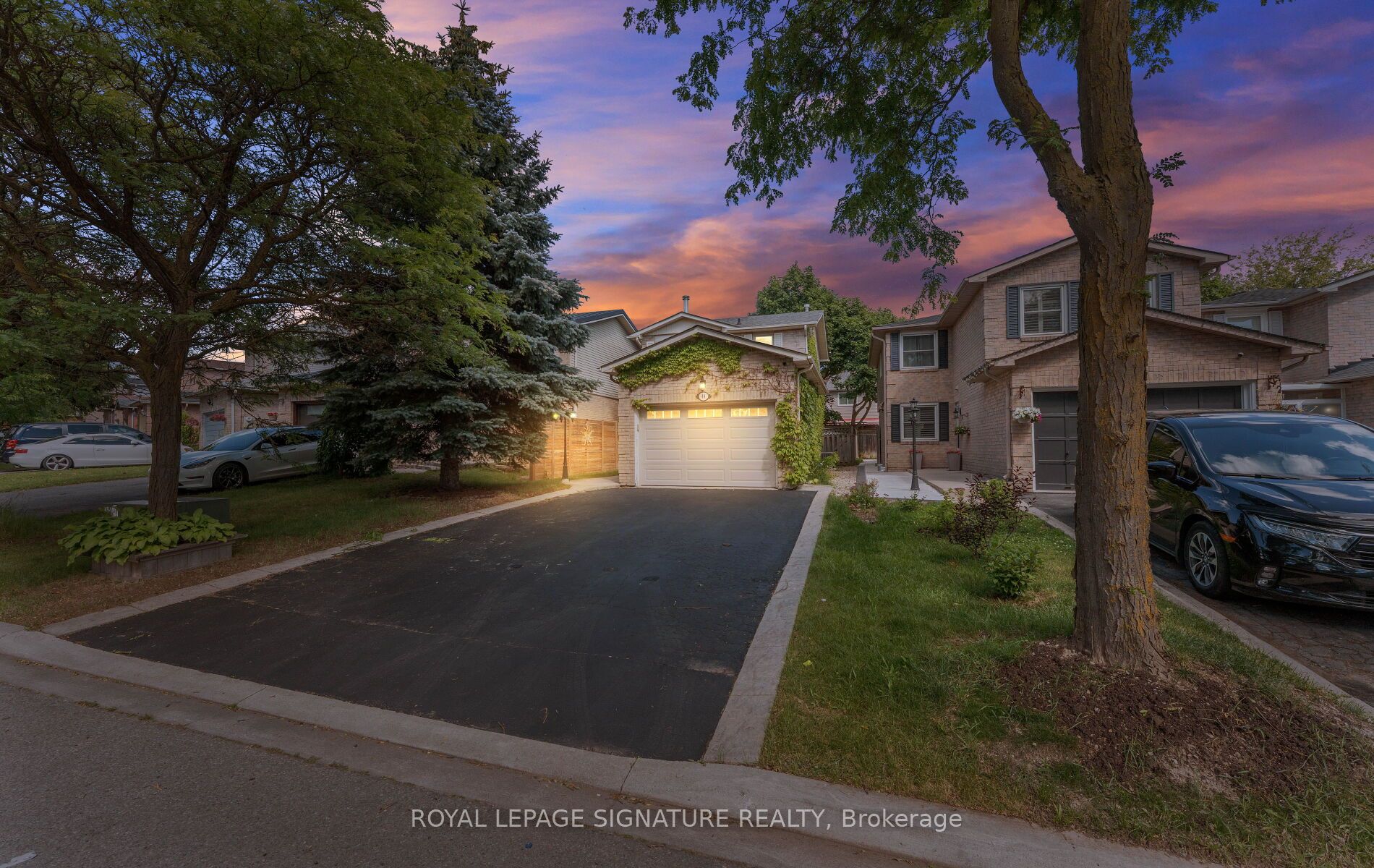 48 Steven Court, Brampton, ON L6Z 3A6 photo 2