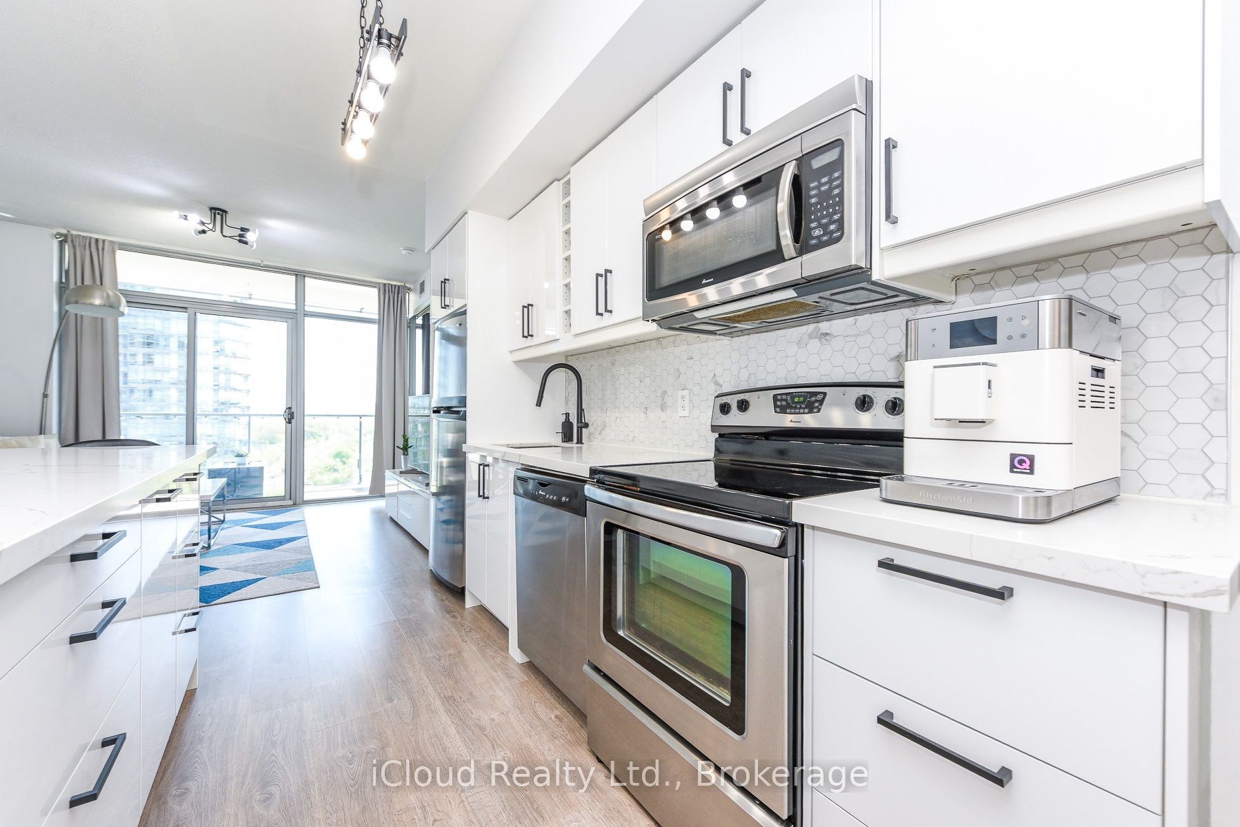 103 The Queensway N/A 1303, Toronto, ON M6S 5B3 photo 3