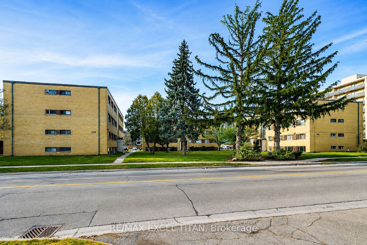 799 Robinson Street 4, Burlington, ON L7R 2L4 photo 2