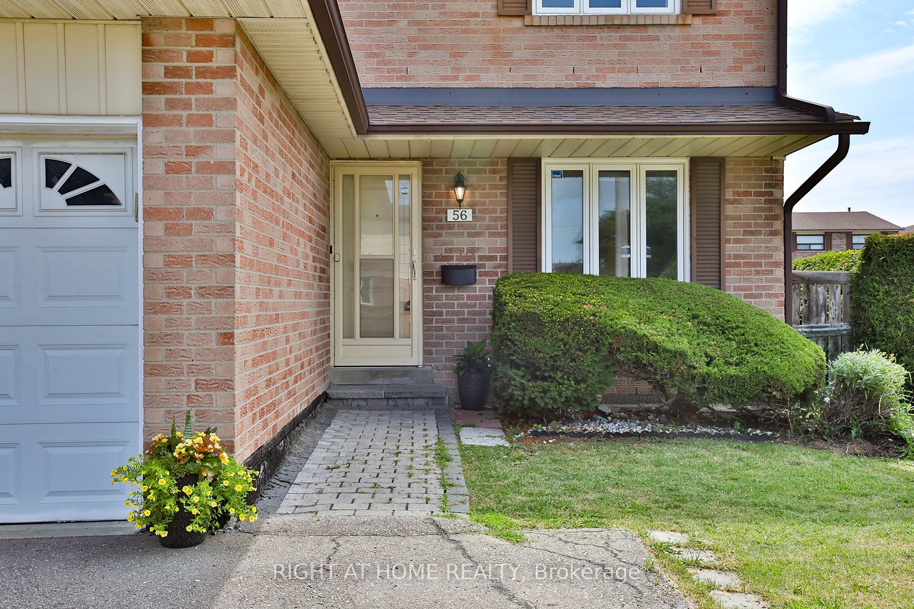 56 Cathy Jean Crescent, Toronto, ON M9V 4T3 photo 2