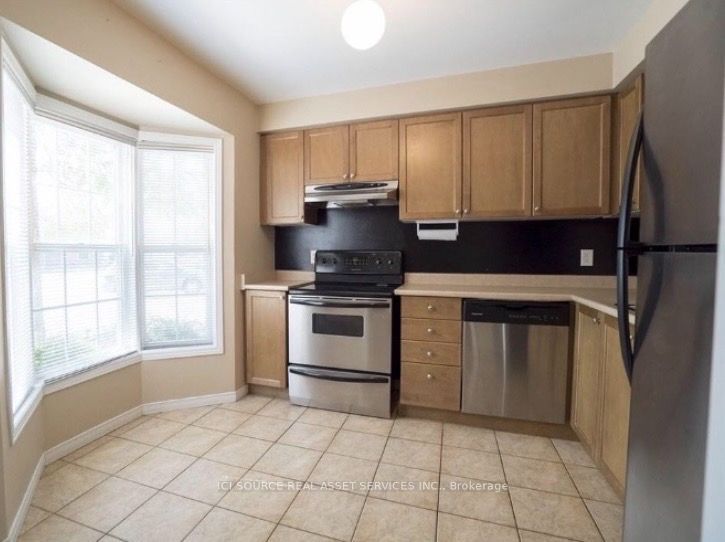 4200 Kilmer Drive 31, Burlington, ON L7M 4Y2 photo 2