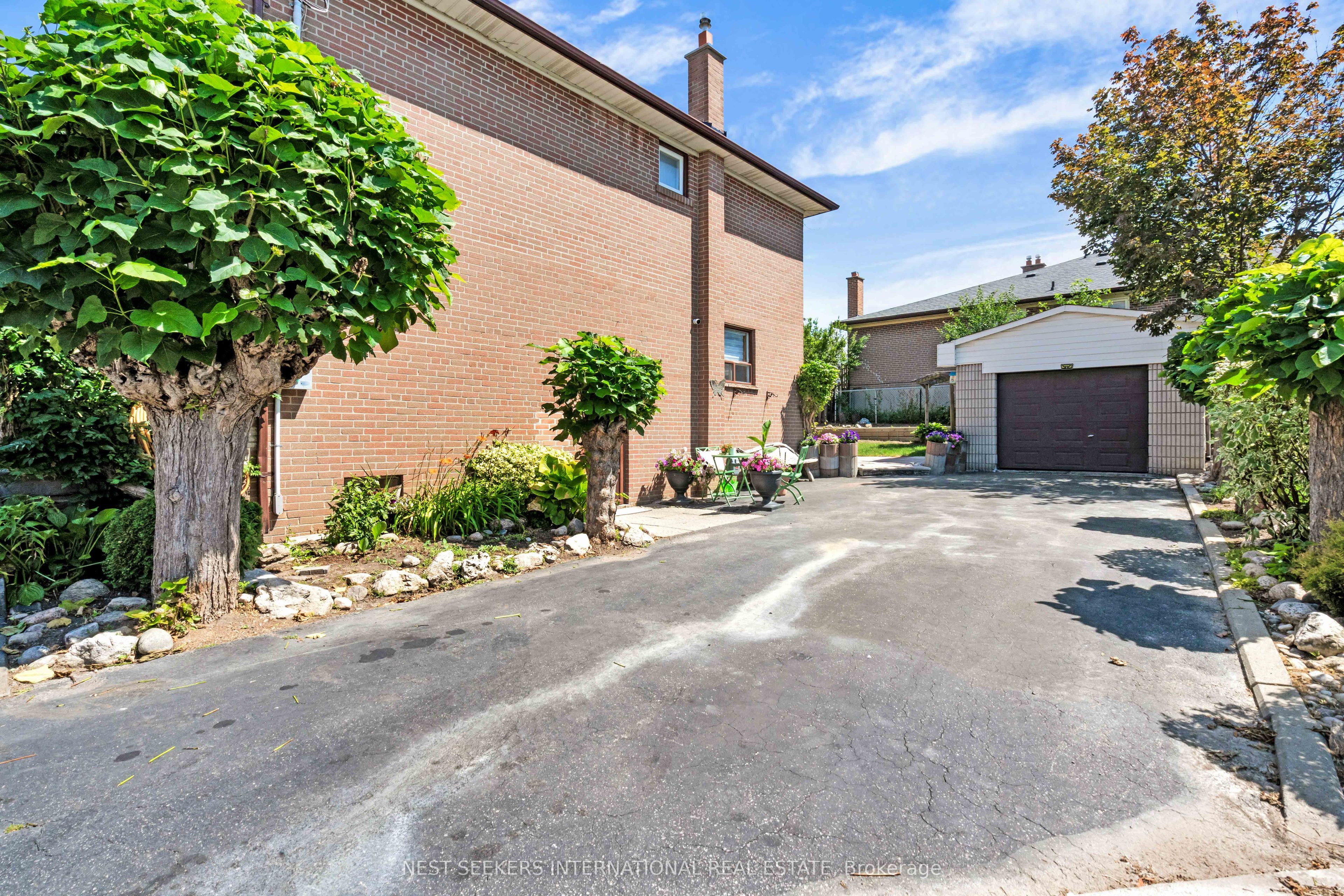 65 Orchardcroft Crescent, Toronto, ON M3J 1S7 photo 3