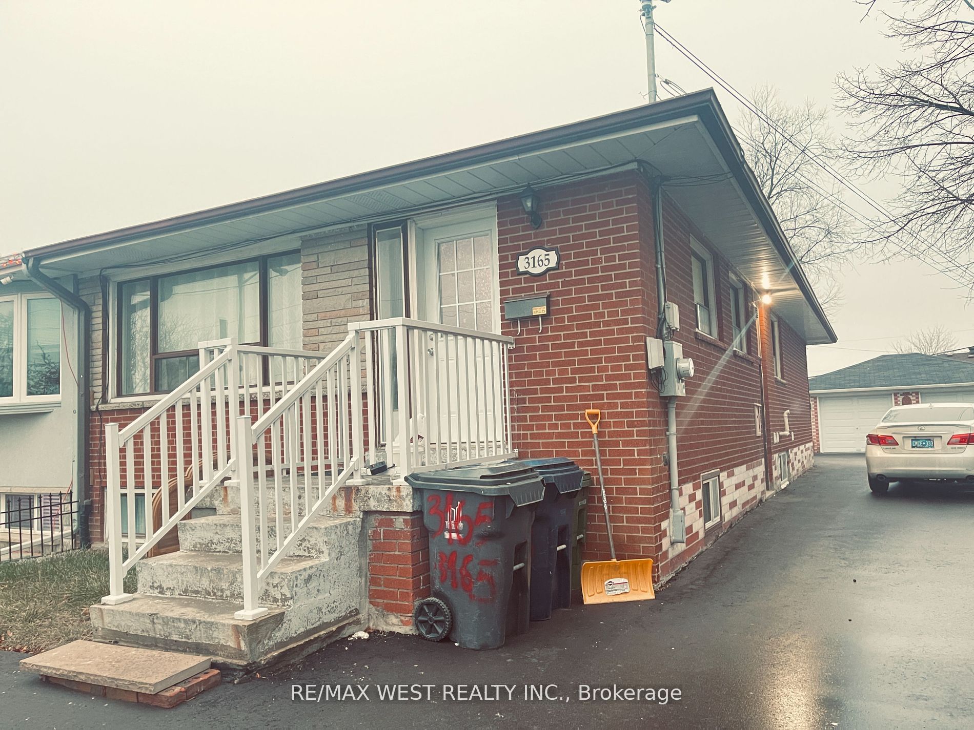 3165 Weston Road Upper, Toronto, ON M9M 2T4 photo 2