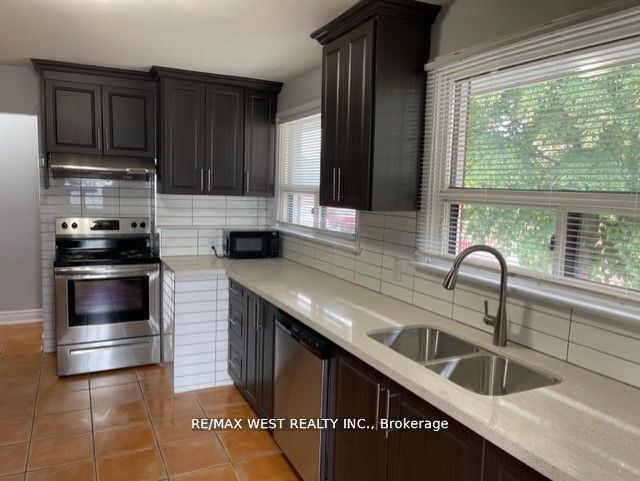3165 Weston Road Upper, Toronto, ON M9M 2T4 photo 4