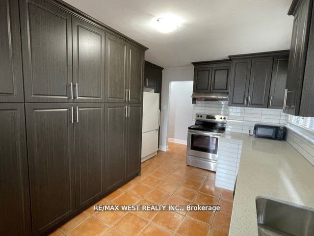 3165 Weston Road Upper, Toronto, ON M9M 2T4 photo 5
