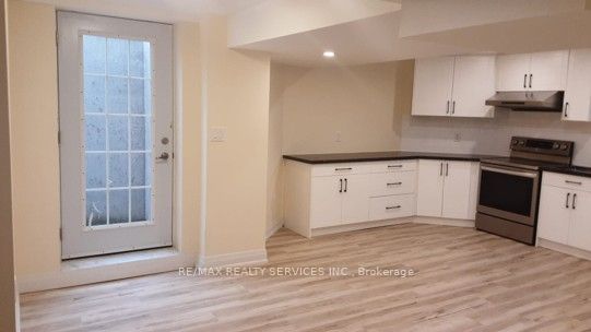 3774 Brinwood Gate Basement, Mississauga, ON L5M 7H2 photo 3