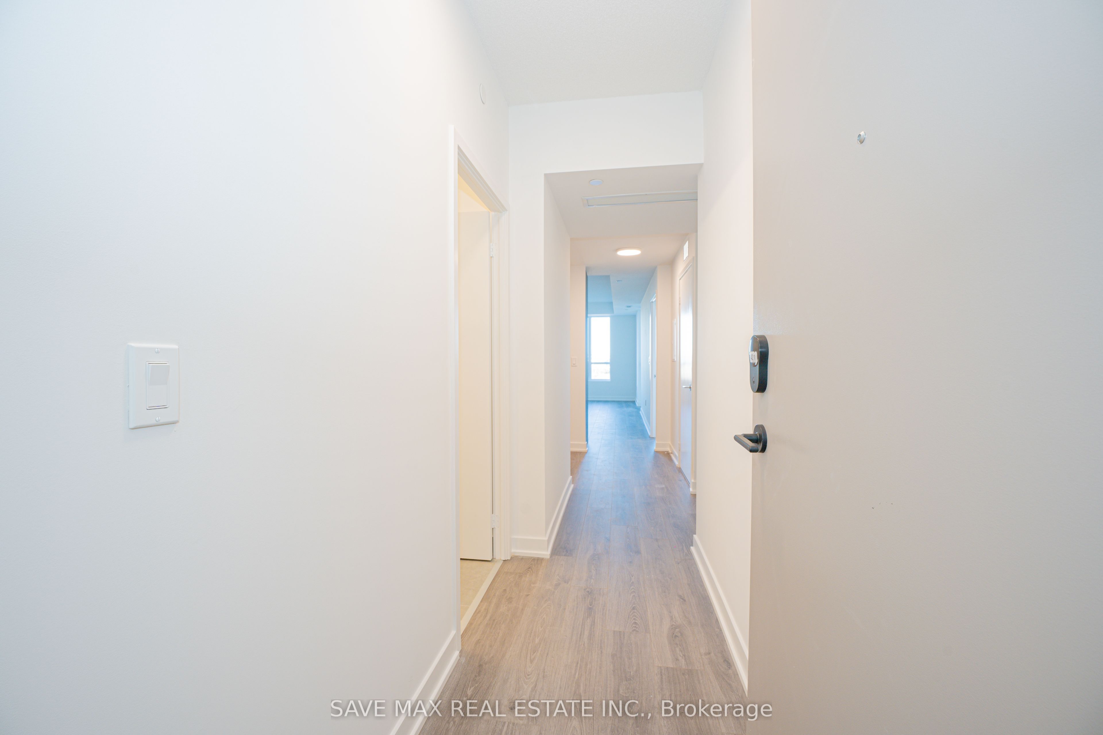 225 Malta Avenue 421, Brampton, ON L6Y 6L6 photo 4