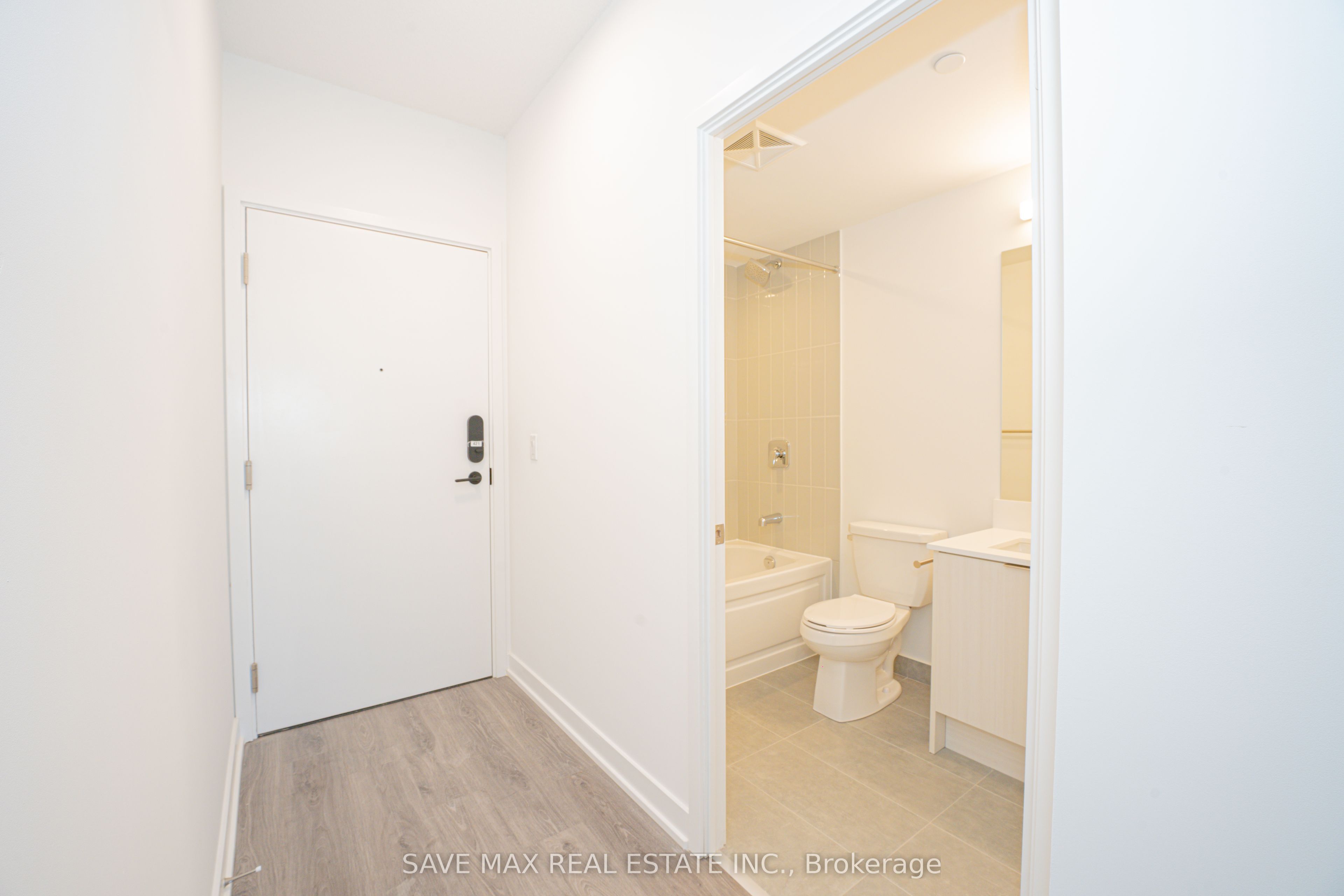 225 Malta Avenue 421, Brampton, ON L6Y 6L6 photo 5