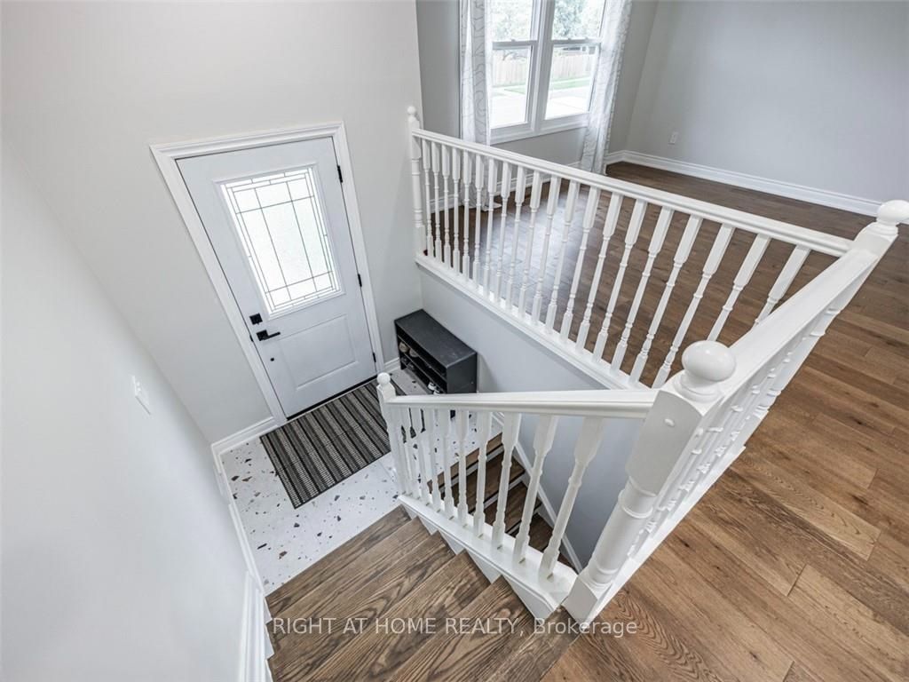 6913 Shelter Bay Road Upper, Mississauga, ON L5N 1T8 photo 3
