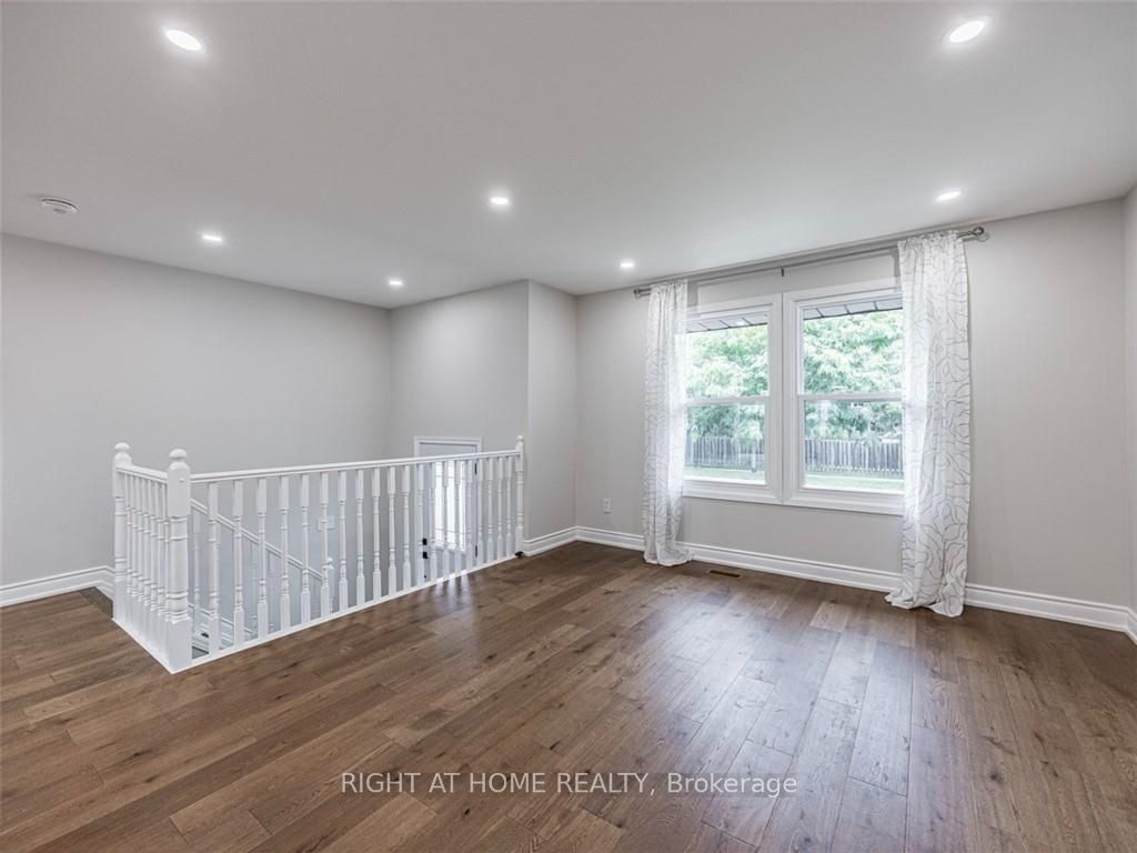 6913 Shelter Bay Road Upper, Mississauga, ON L5N 1T8 photo 4